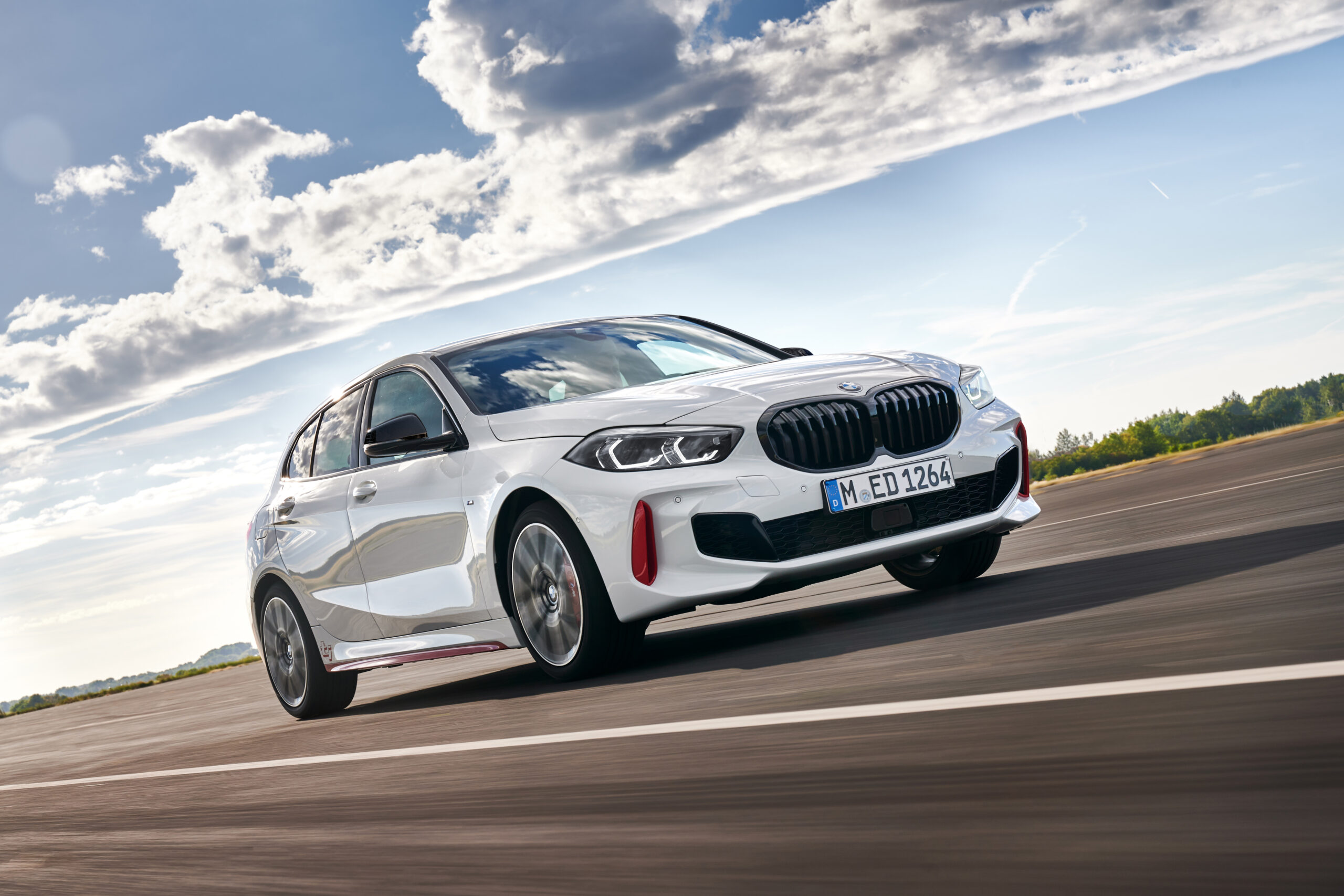 Nowe BMW 128ti â kompaktowy sportowy model z napÄdem na przednie koÅa i mocÄ 265 KM