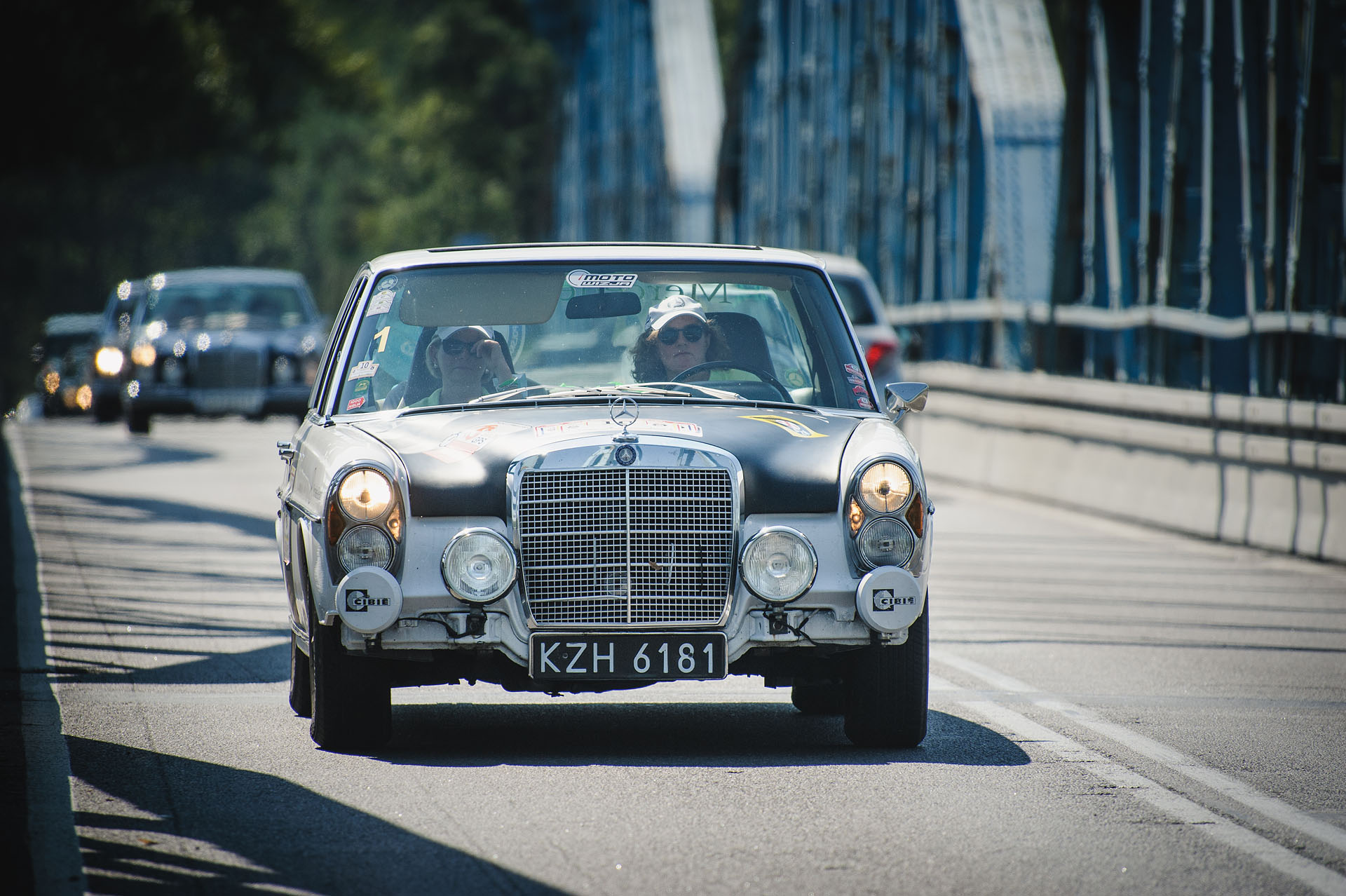 MiÅoÅniczki klasycznych MercedesÃ³w spotkaÅy siÄ w Janowie Podlaskim - zobaczcie zdjÄcia z tej kobiecej imprezy!