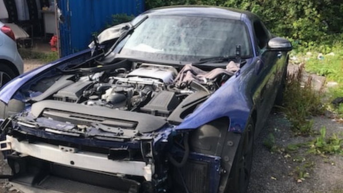 Oto dowÃ³d, dlaczego nie warto zostawiaÄ drogich samochodÃ³w bez opieki, gdy wyjeÅ¼dÅ¼amy na wakacje