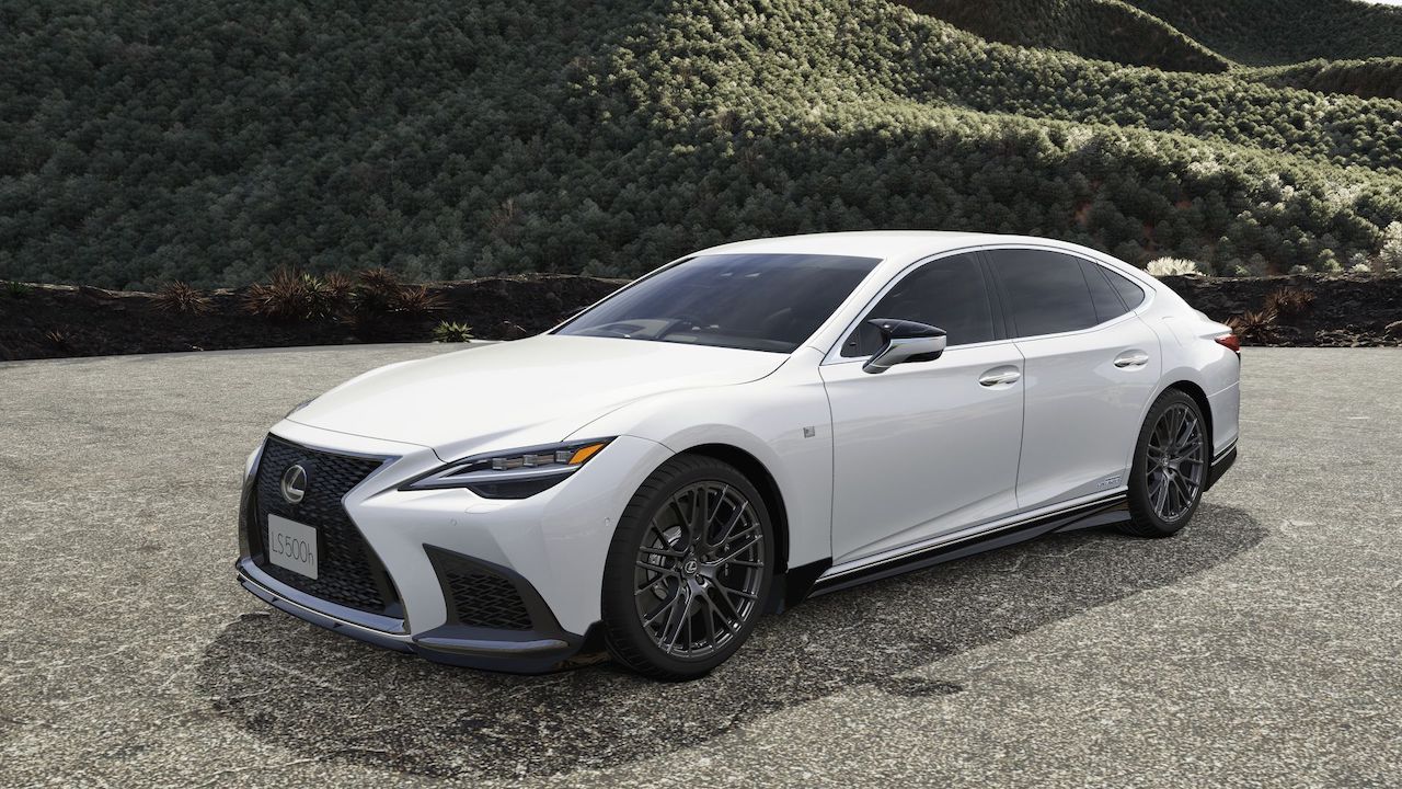 Lexus LS stuningowany przez TRD Japan. Body kit przyciÄga uwagÄ!