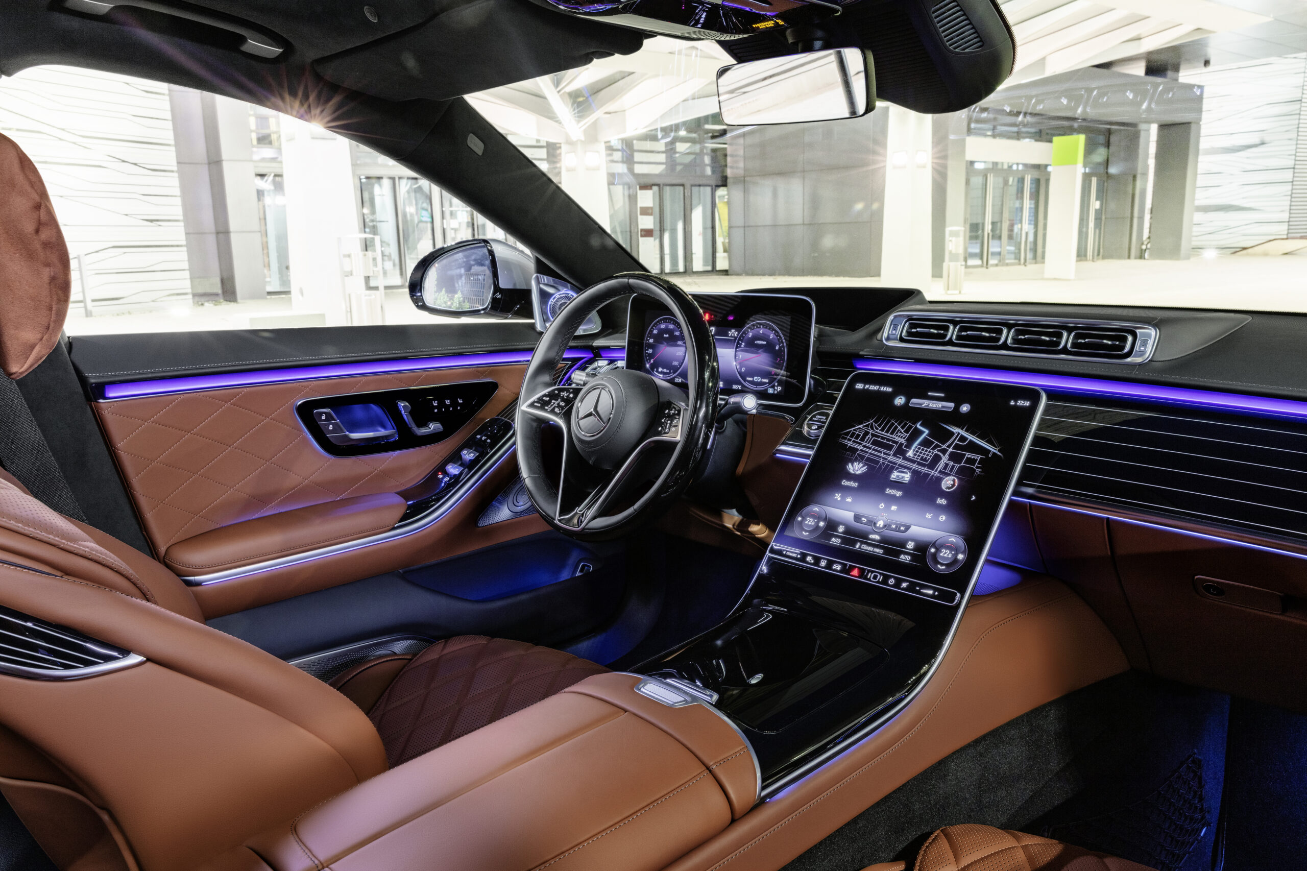 Nowy Mercedes-Benz Klasy S: wnÄtrze moÅ¼e byÄ takie jak lubisz, dziÄki nastrojowemu oÅwietleniu