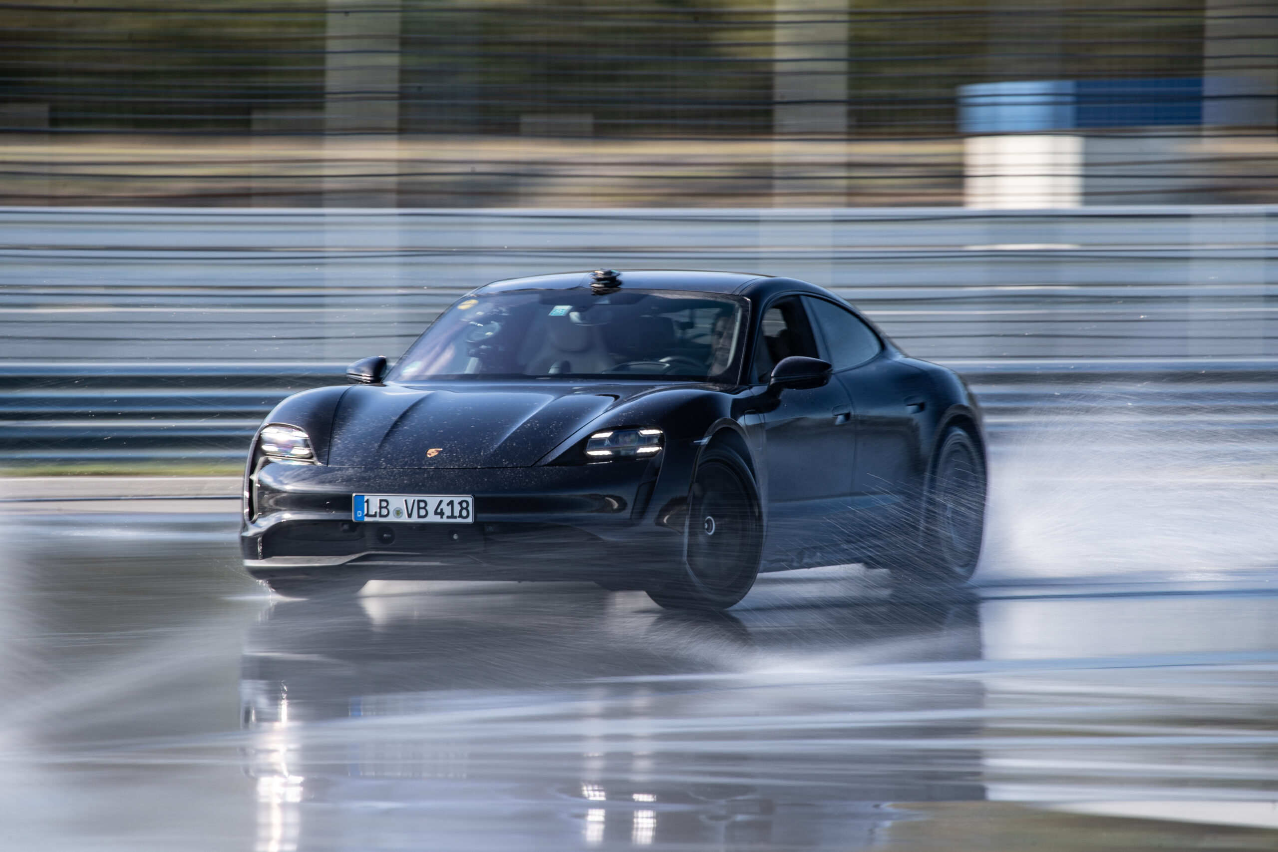 Porsche Taycan - nowy rekordzista Guinnessa w kategorii 