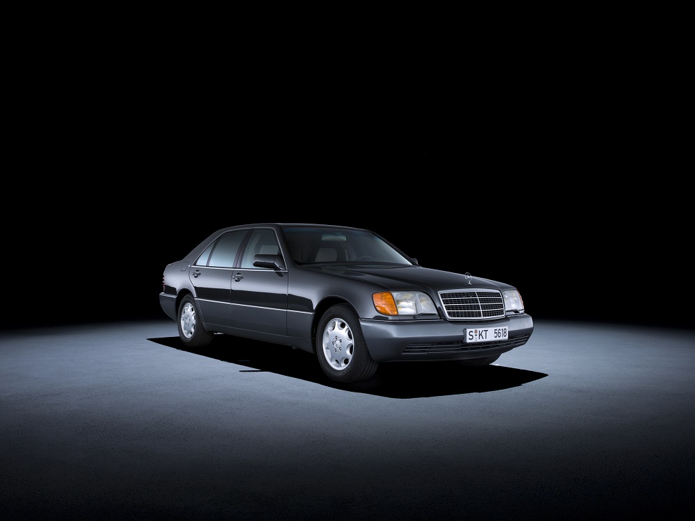 Mercedes-Benz Klasy S z serii 140 - juÅ¼ od 2021 roku stanie siÄ pojazdem zabytkowym. Macie taki model w garaÅ¼u?