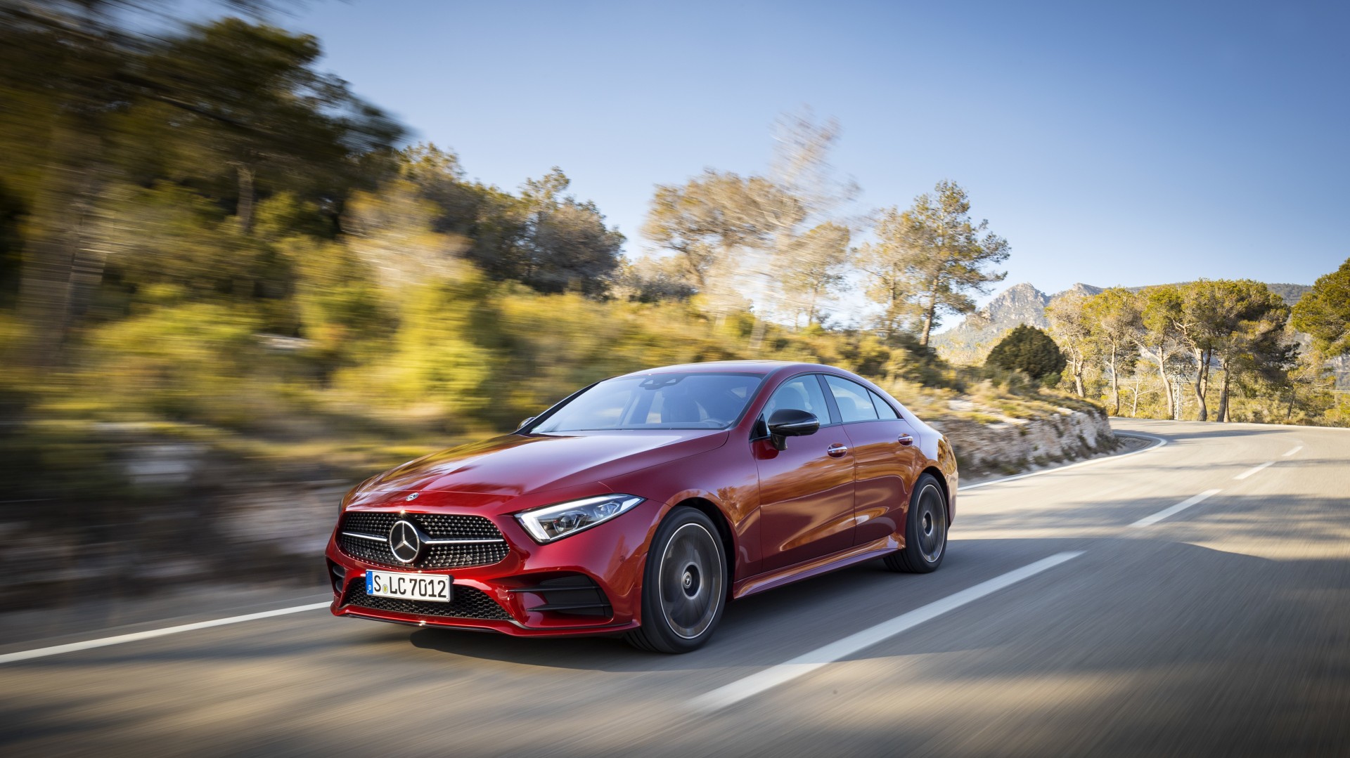 Mercedes-Benz CLS wyjeÅ¼dÅ¼a na drogi po duÅ¼ej aktualizacji MBUX. Wiemy, ile kosztuje