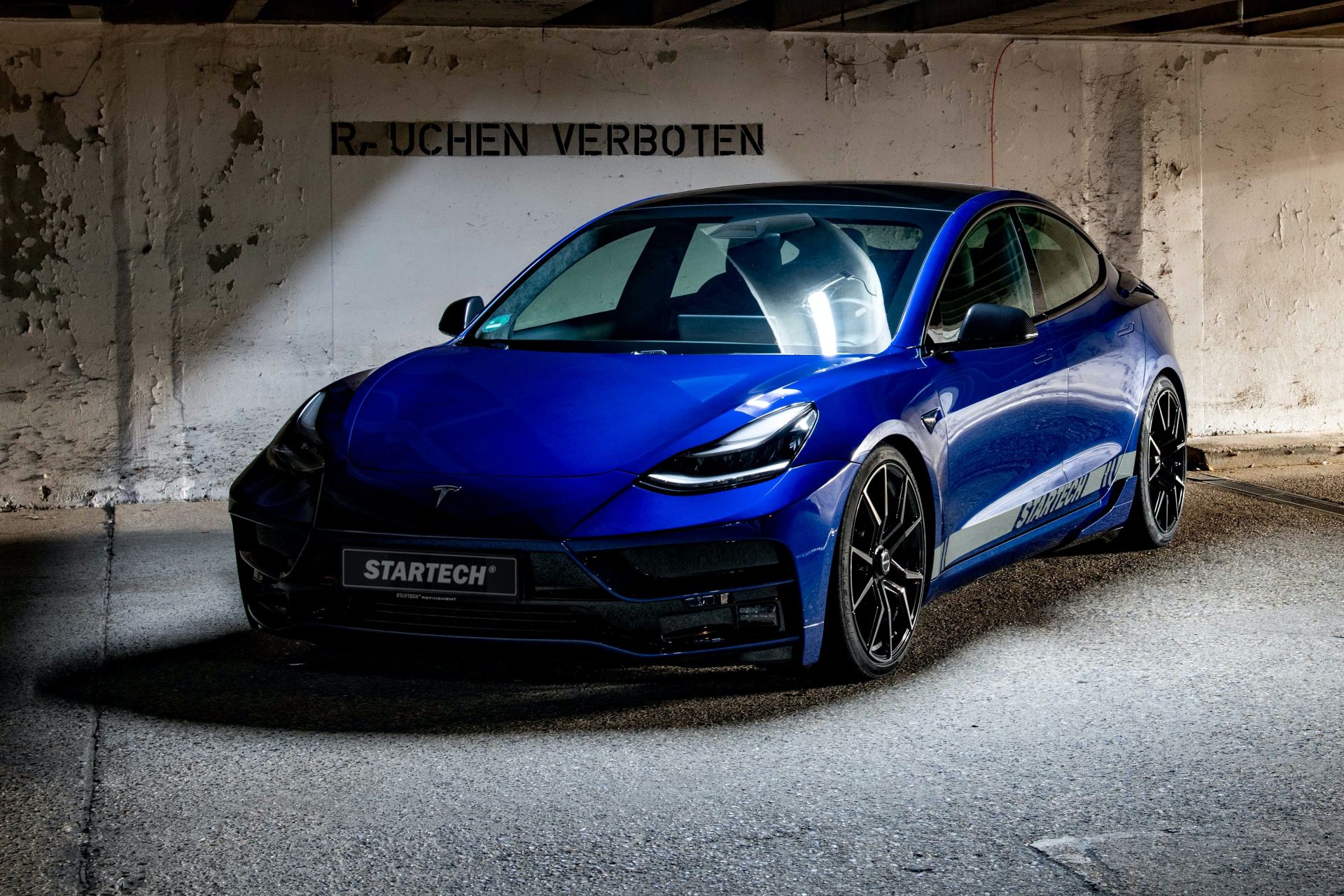 Tesla Model 3 w 