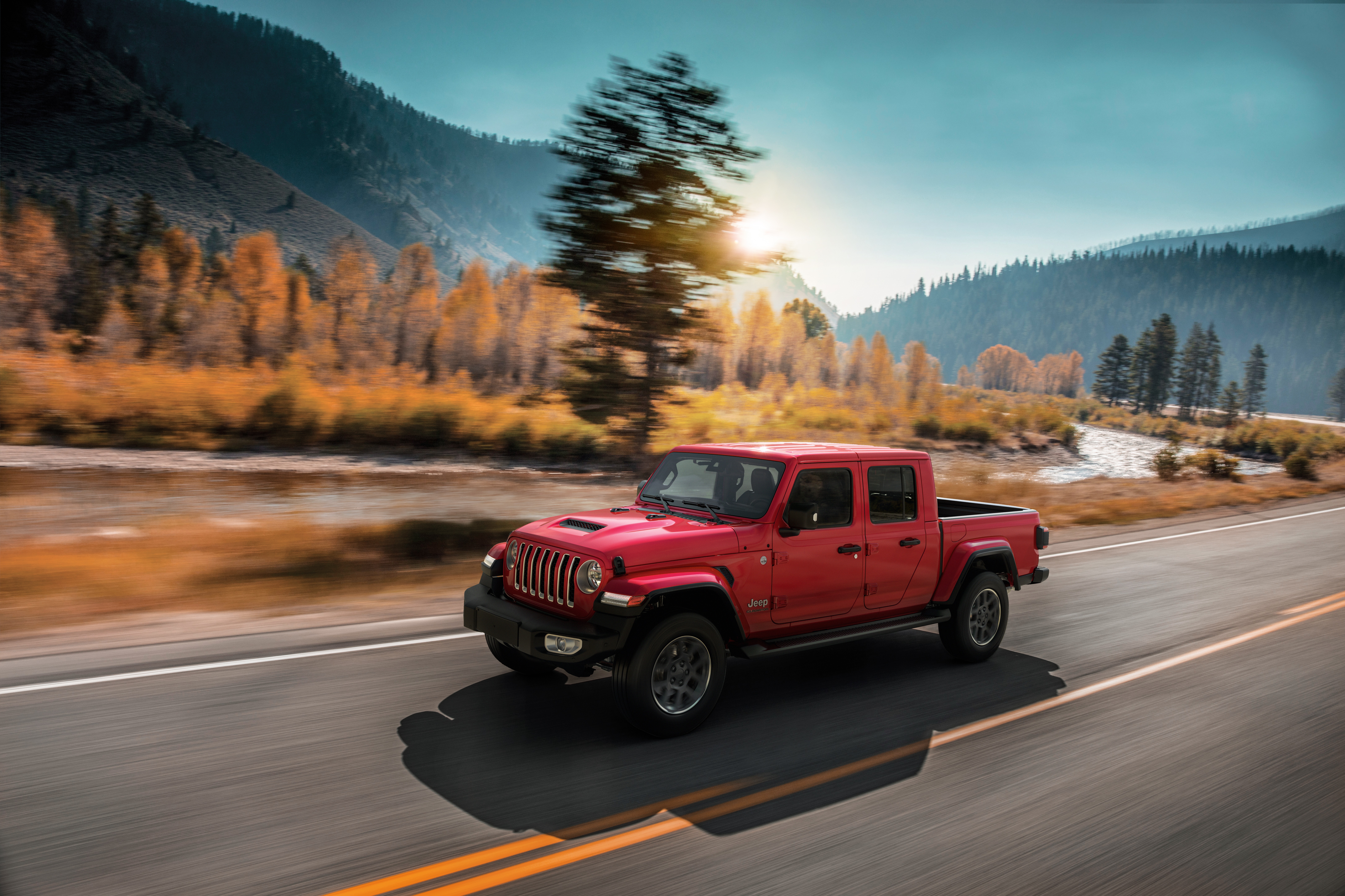 Jeep Gladiator z napÄdem 4x4 debiutuje. Znamy ceny legendarnego pickupa w Polsce!