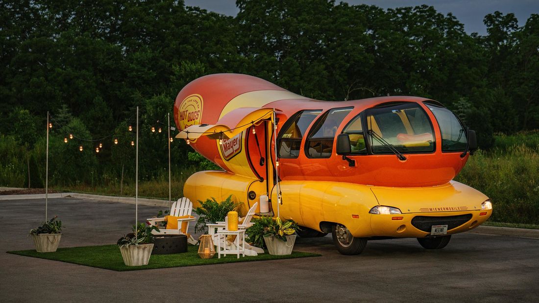 Wienermobile - mobilny nocleg stworzony dla fanÃ³w hot dogÃ³w