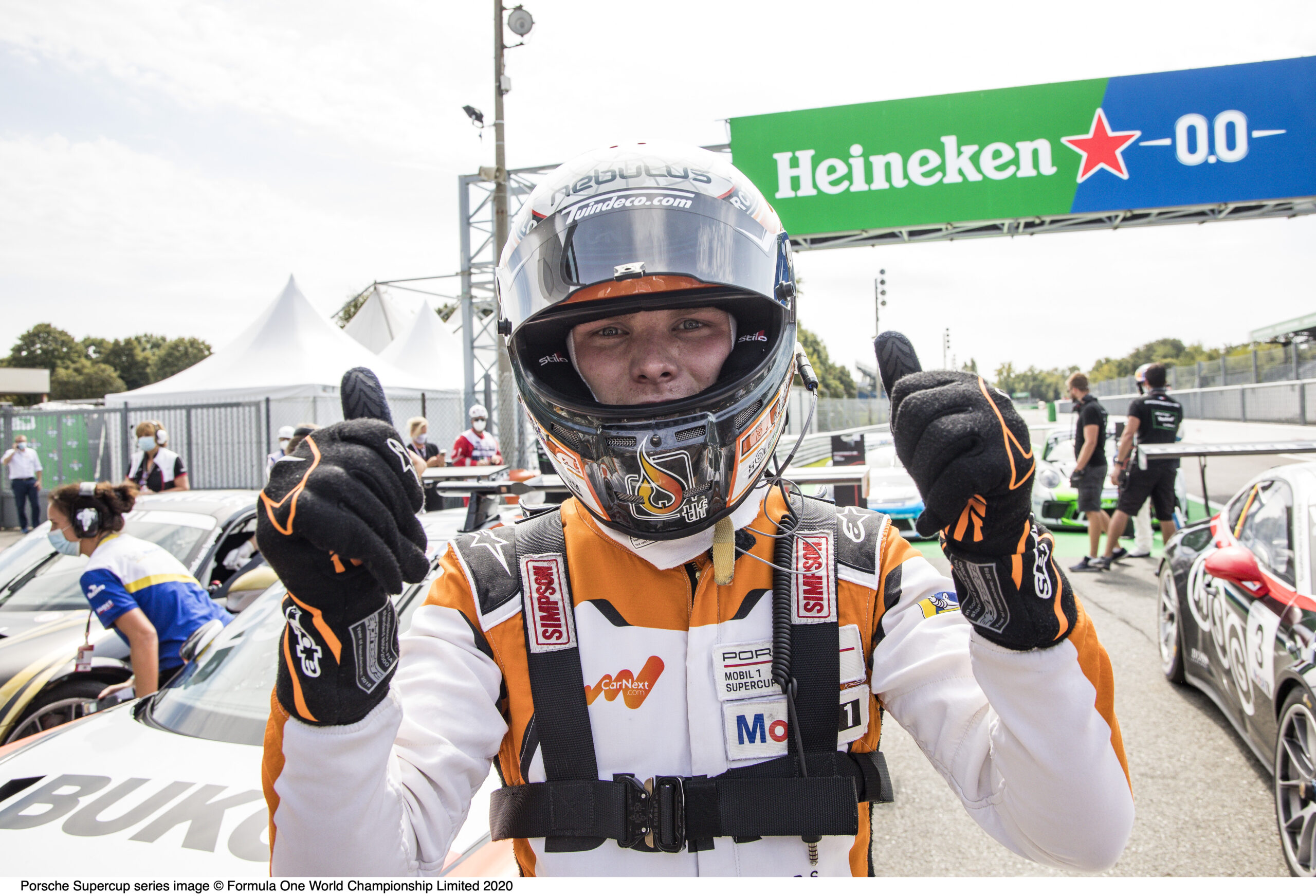 Larry ten Voorde: âlatajÄcy Holenderâ i zapalony wÄdkarz - poznajcie zwyciÄzcÄ Porsche Mobil 1 Supercup 2020