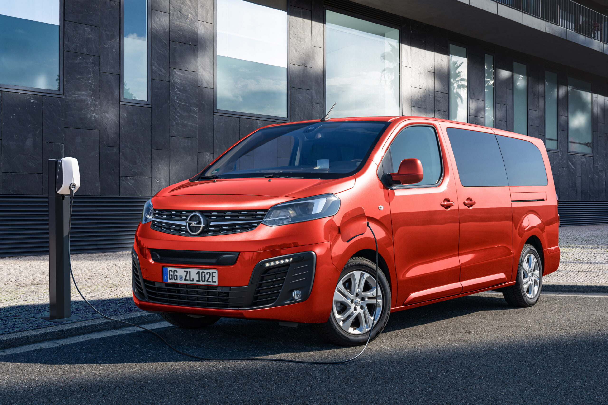 Opel Zafira e-Life. Producent zaprezentowaÅ w peÅni elektryczny 