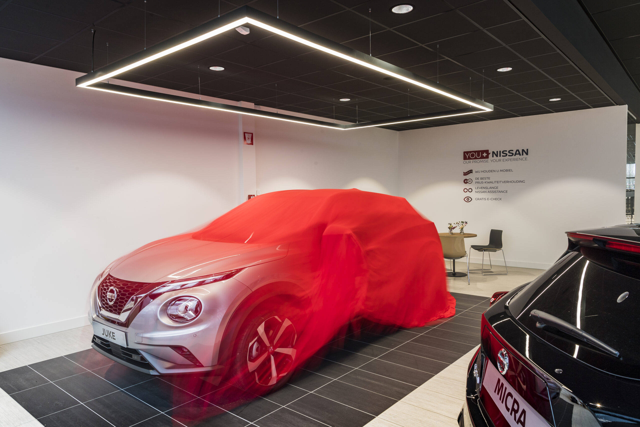 Nissan prezentuje odÅwieÅ¼one, dwuwymiarowe logo. Na poczÄtek w salonie w Amsterdamie