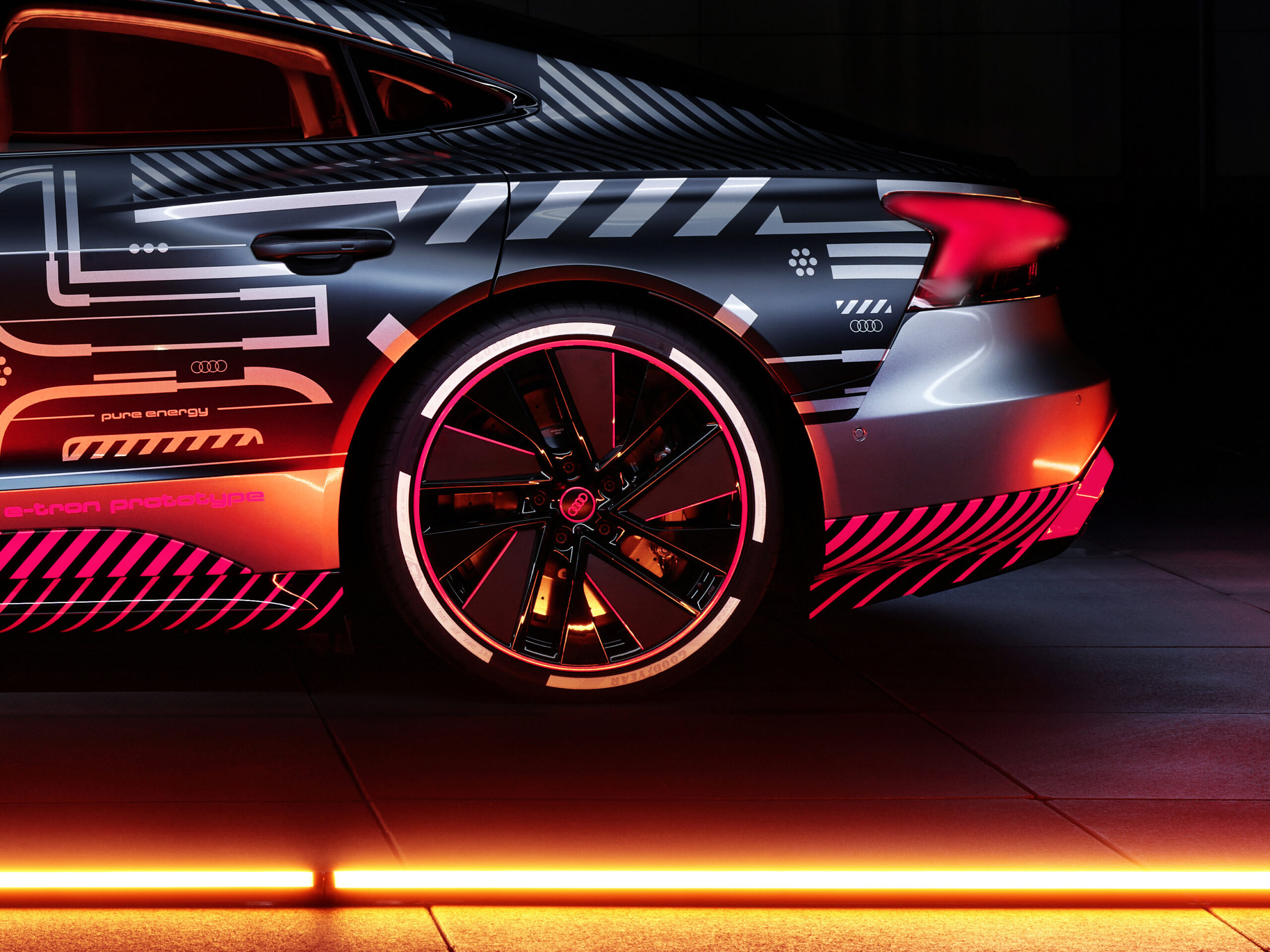 Nowe Audi e-tron GT - brzmienie tego elektrycznego Gran Turismo robi wraÅ¼enie!