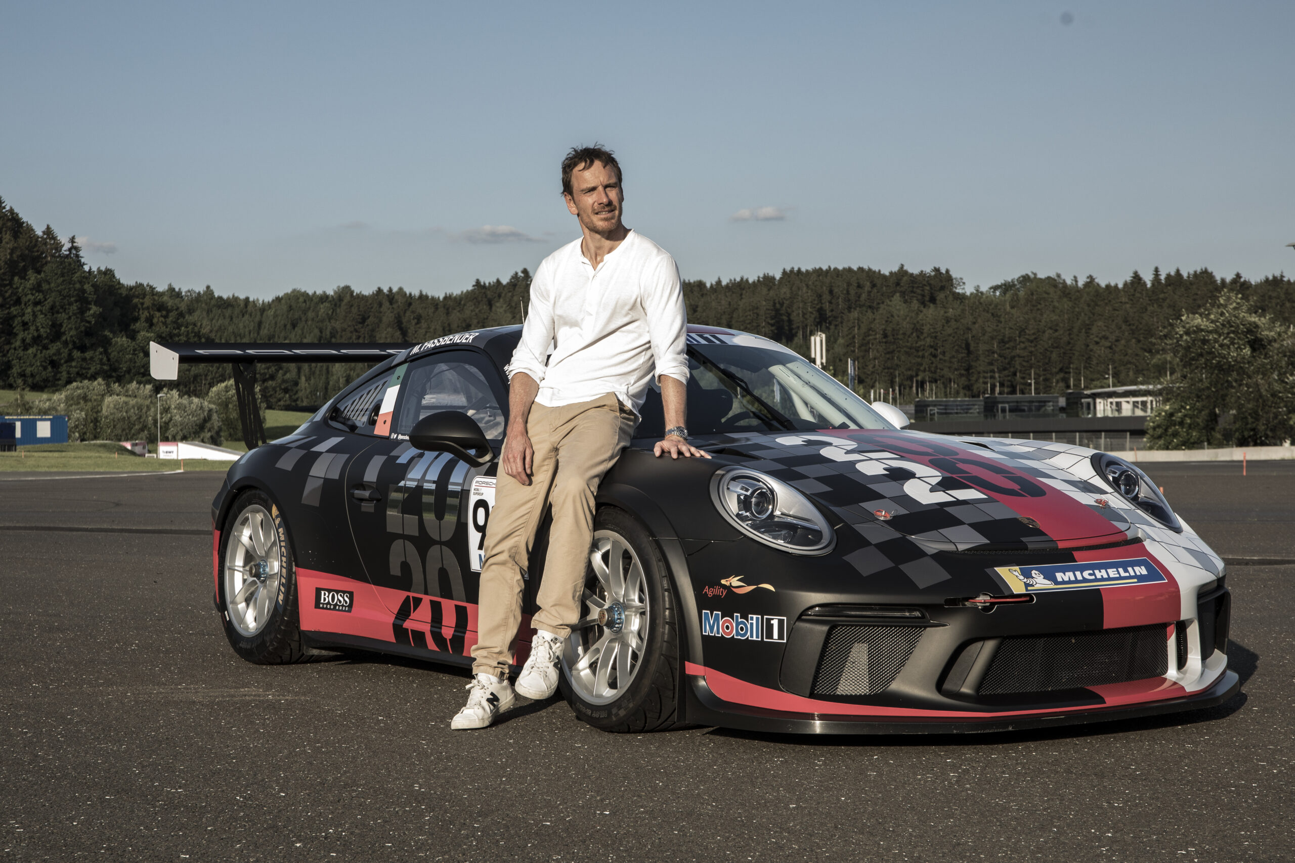Hollywoodzki aktor Michael Fassbender powalczy w pucharze Supercup