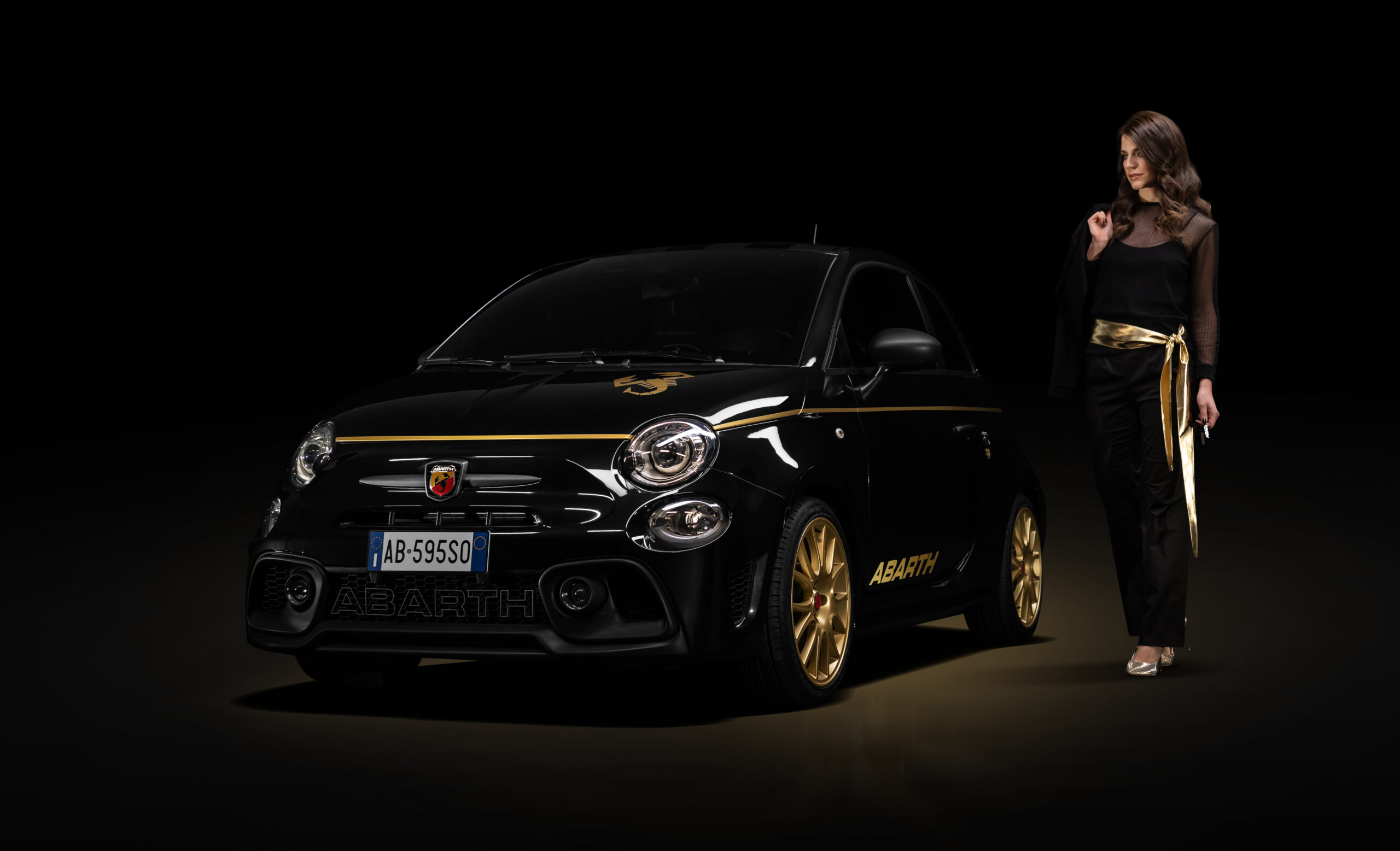 Nowe Abarth 595 Scorpioneoro i Abarth 595 Monster Energy Yamaha - edycja limitowana