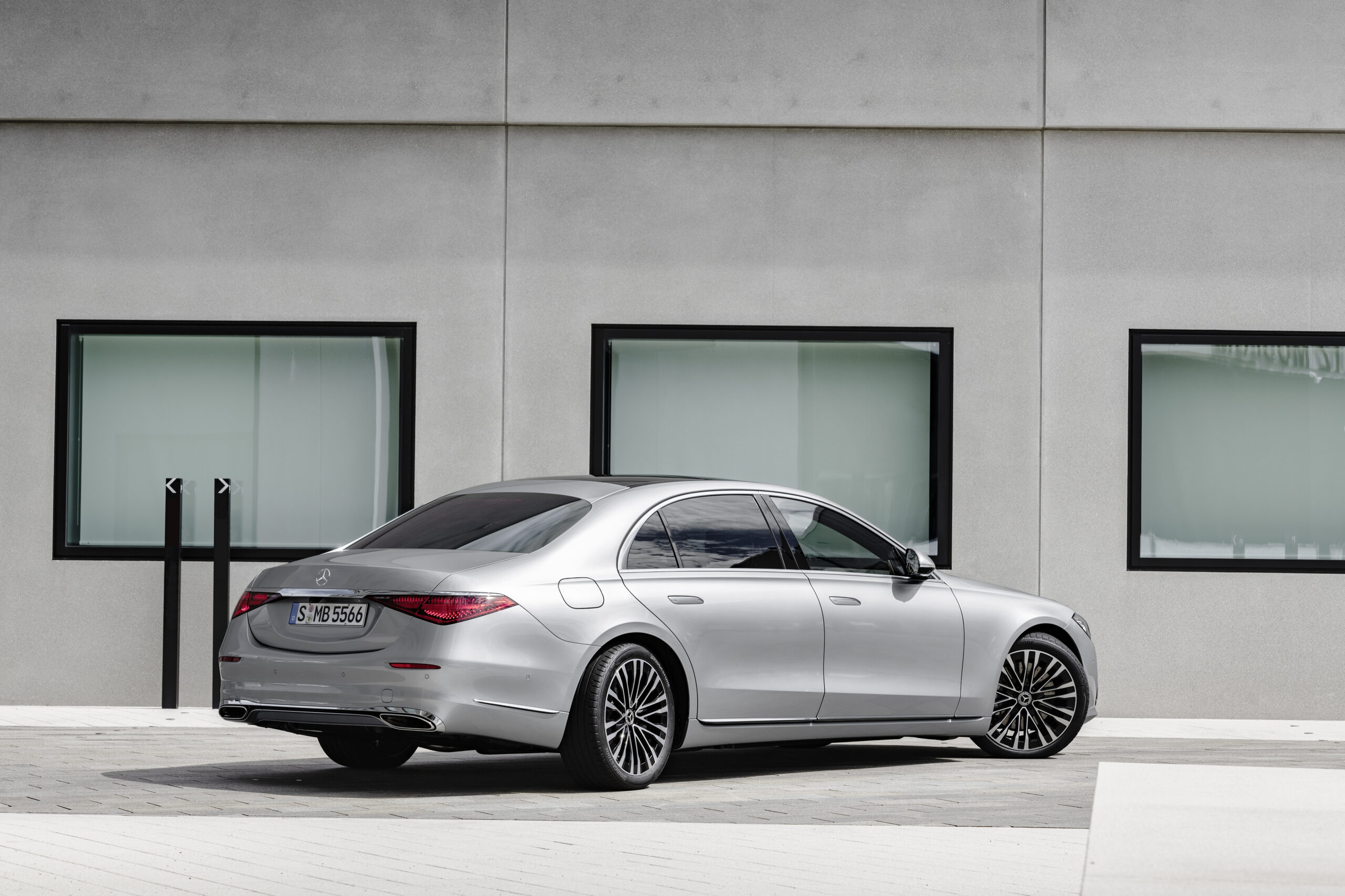 Nowy Mercedes-Benz Klasa S: jak dziaÅa skrÄtna tylna oÅ?