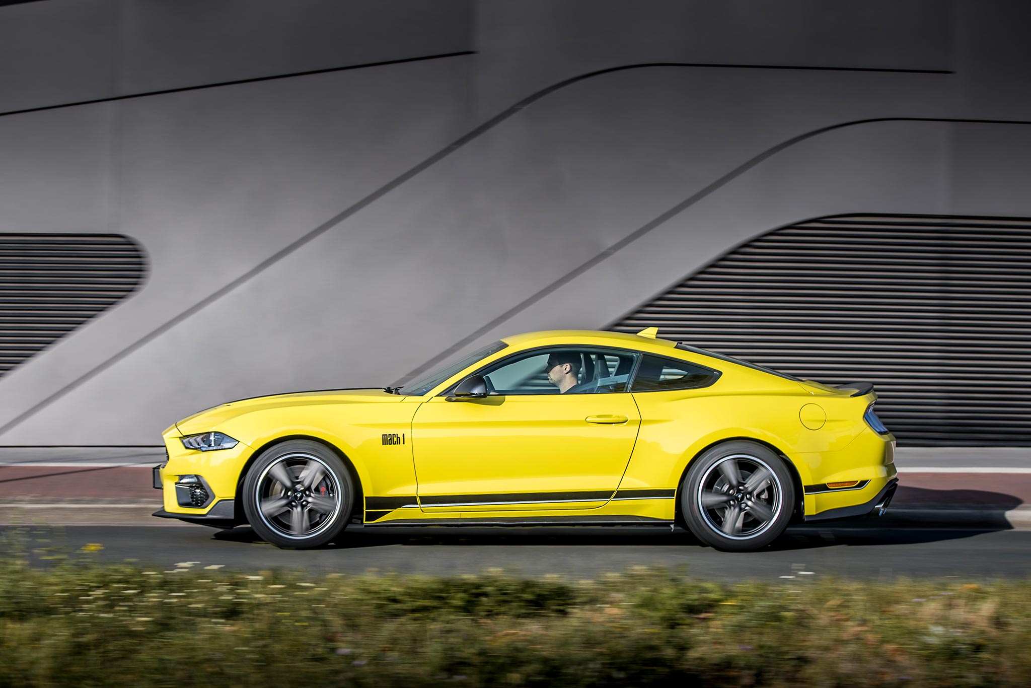 Ford Mustang Mach 1 - kultowy muscle car napÄdzany V8 nadjeÅ¼dza!