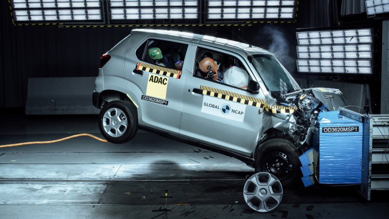 Zobacz, jak wyglÄda crash test auta wartego 18 tysiÄcy zÅotych!