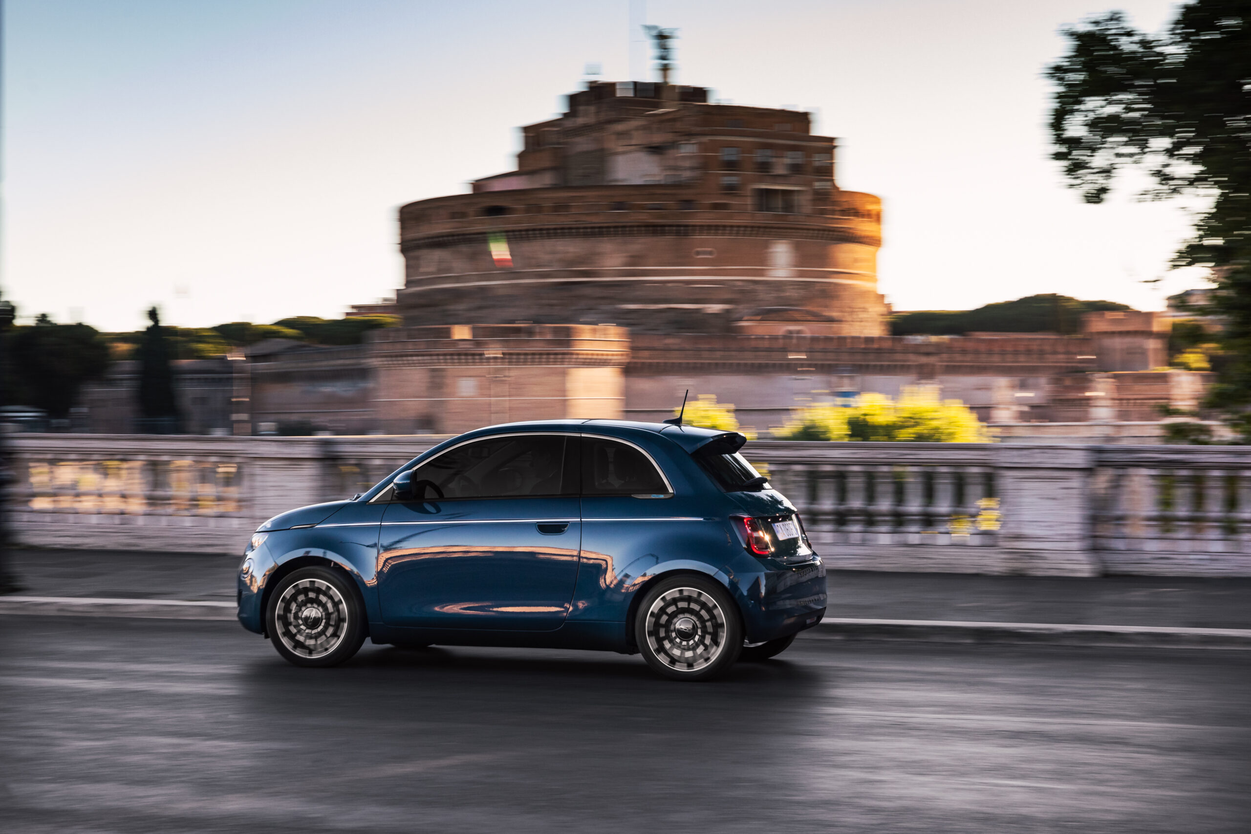 Fiat 500 w nowej odsÅonie. Debiutuje hatchback 