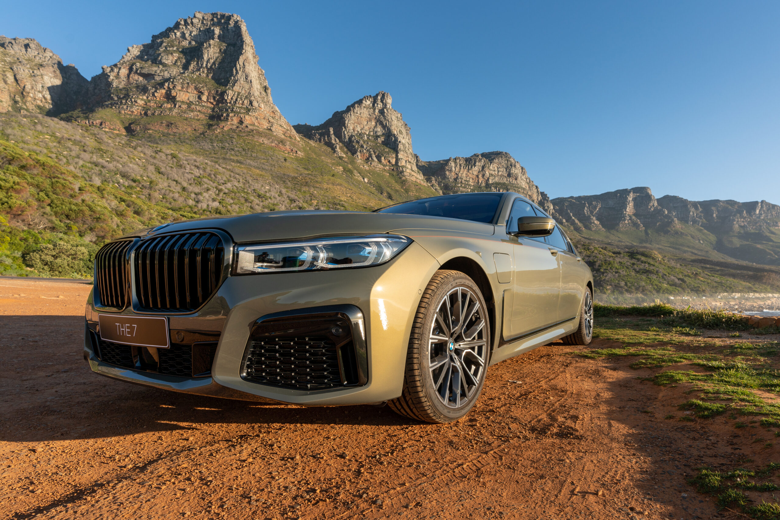 BMW 745Le xDrive - jako jeÅ¼dÅ¼Äce dzieÅo sztuki. Jedyny taki na Åwiecie!