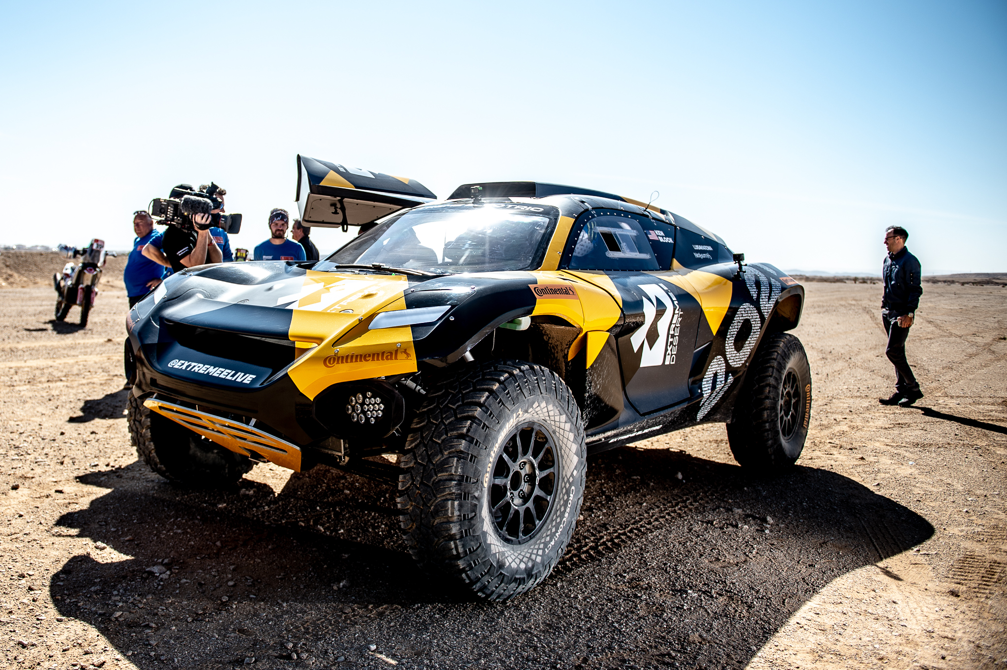 ZespÃ³Å X44 Lewisa Hamiltona doÅÄczy do wyÅcigÃ³w elektrycznych aut off-roadowych Extreme E