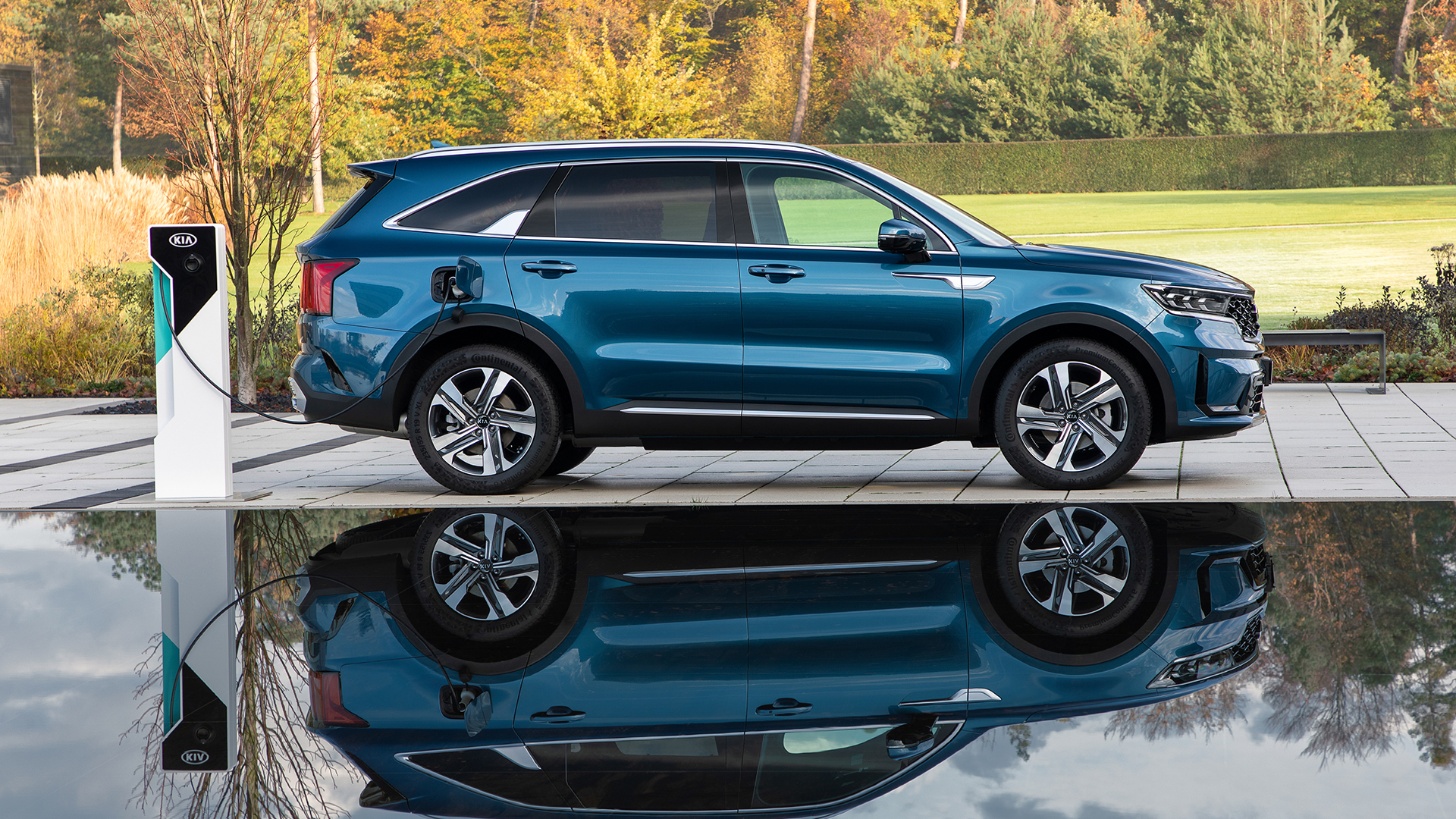 Kia Sorento w wersji hybrydowej typu plug-in - jaki ma zasiÄg i ile kosztuje w Polsce?