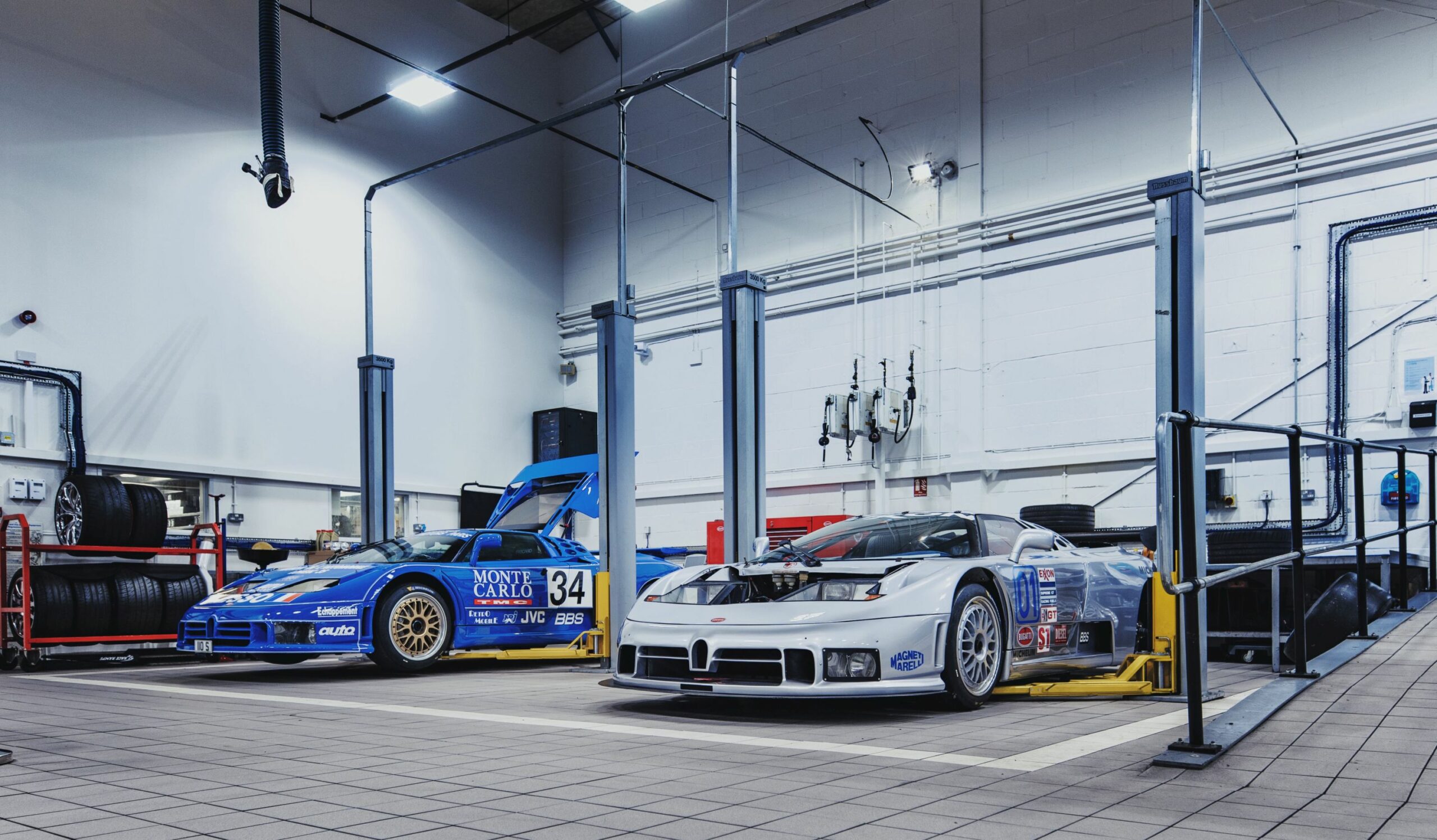 Dwa wyjÄtkowe Bugatti EB110