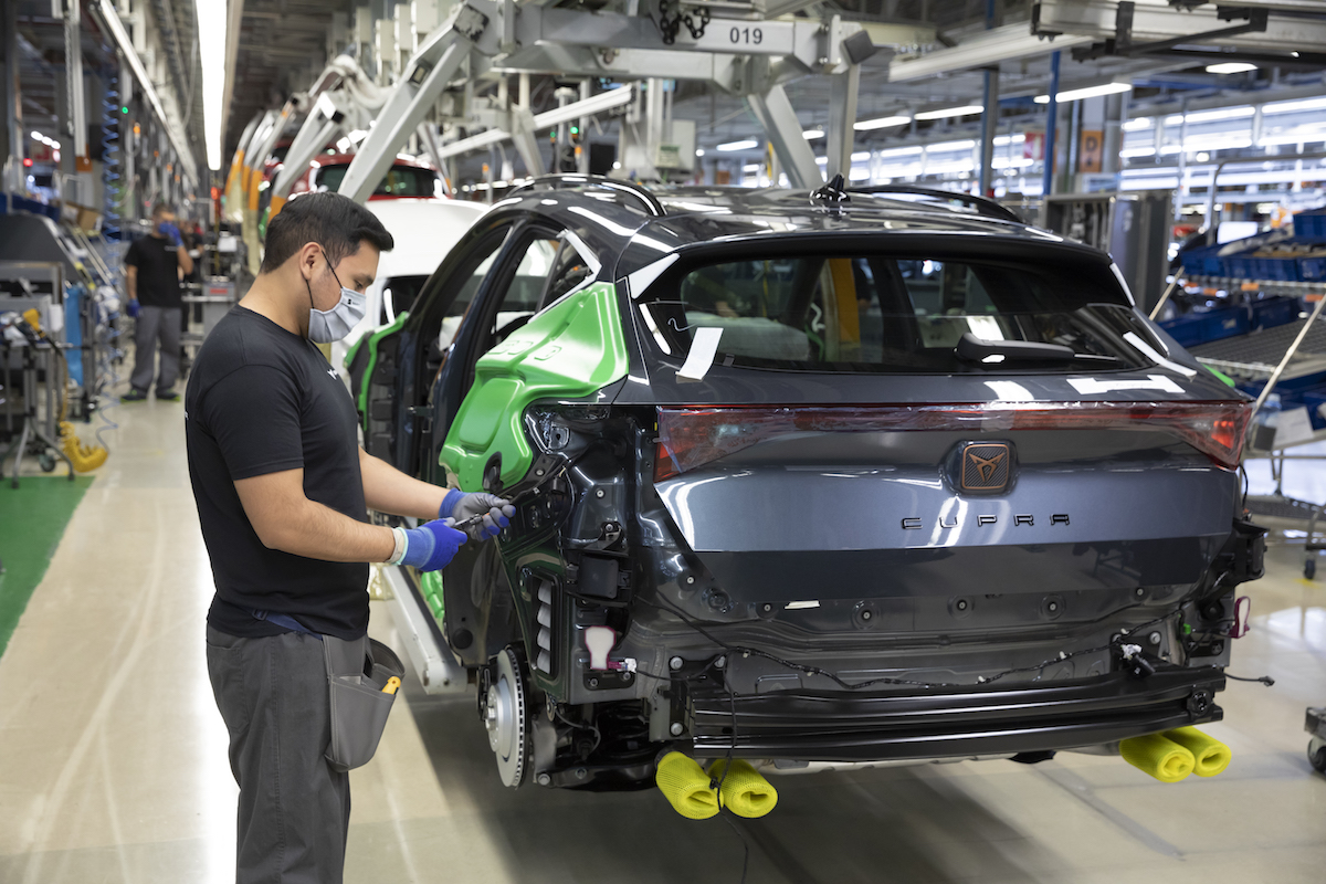 Cupra uruchamia produkcjÄ Formentora i zapowiada wersjÄ z hybrydÄ plug in na 2021 rok