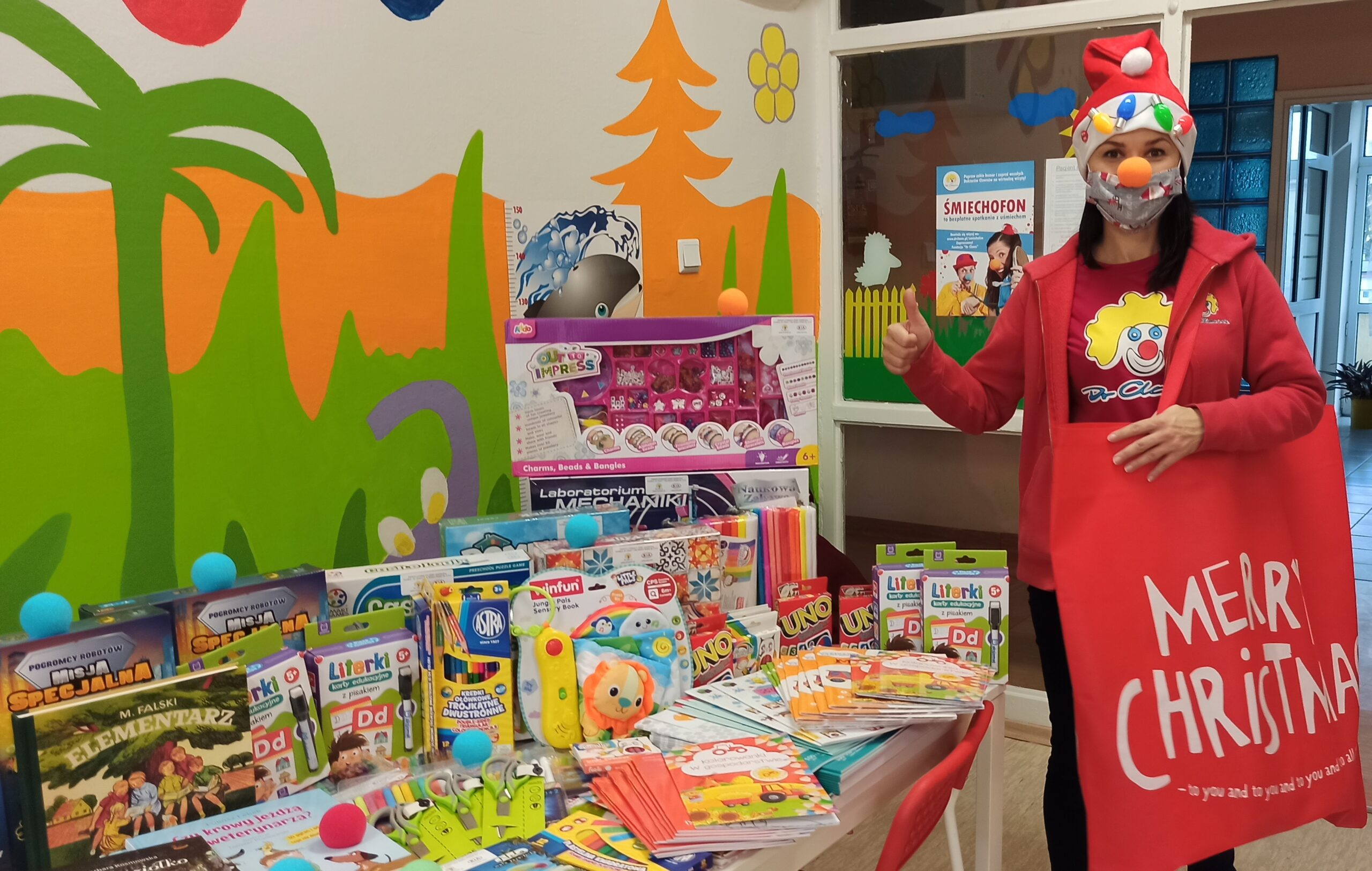 Kia wspiera FundacjÄ âDr Clownâ. RÃ³wnieÅ¼ i w tym roku do maÅych pacjentÃ³w trafiÅy edukacyjne zabawki