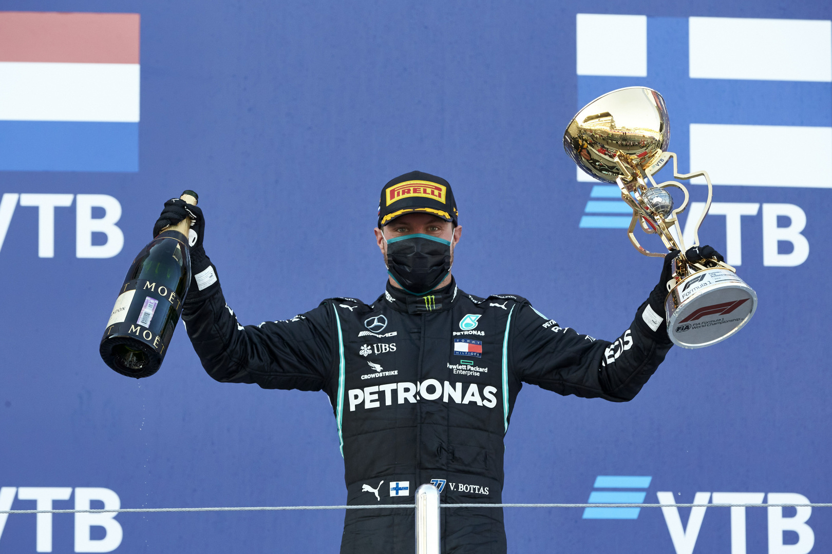 GP Rosji: Bottas wygrywa, dziÄki bÅÄdowi Mercedesa, Hamilton tworzy teorie spiskowe