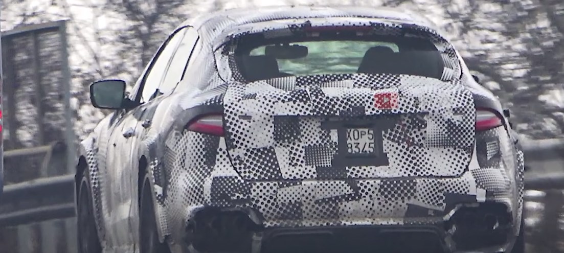 Ferrari Purosangue w kamuflaÅ¼u - gratka dla fanÃ³w wÅoskiej marki!