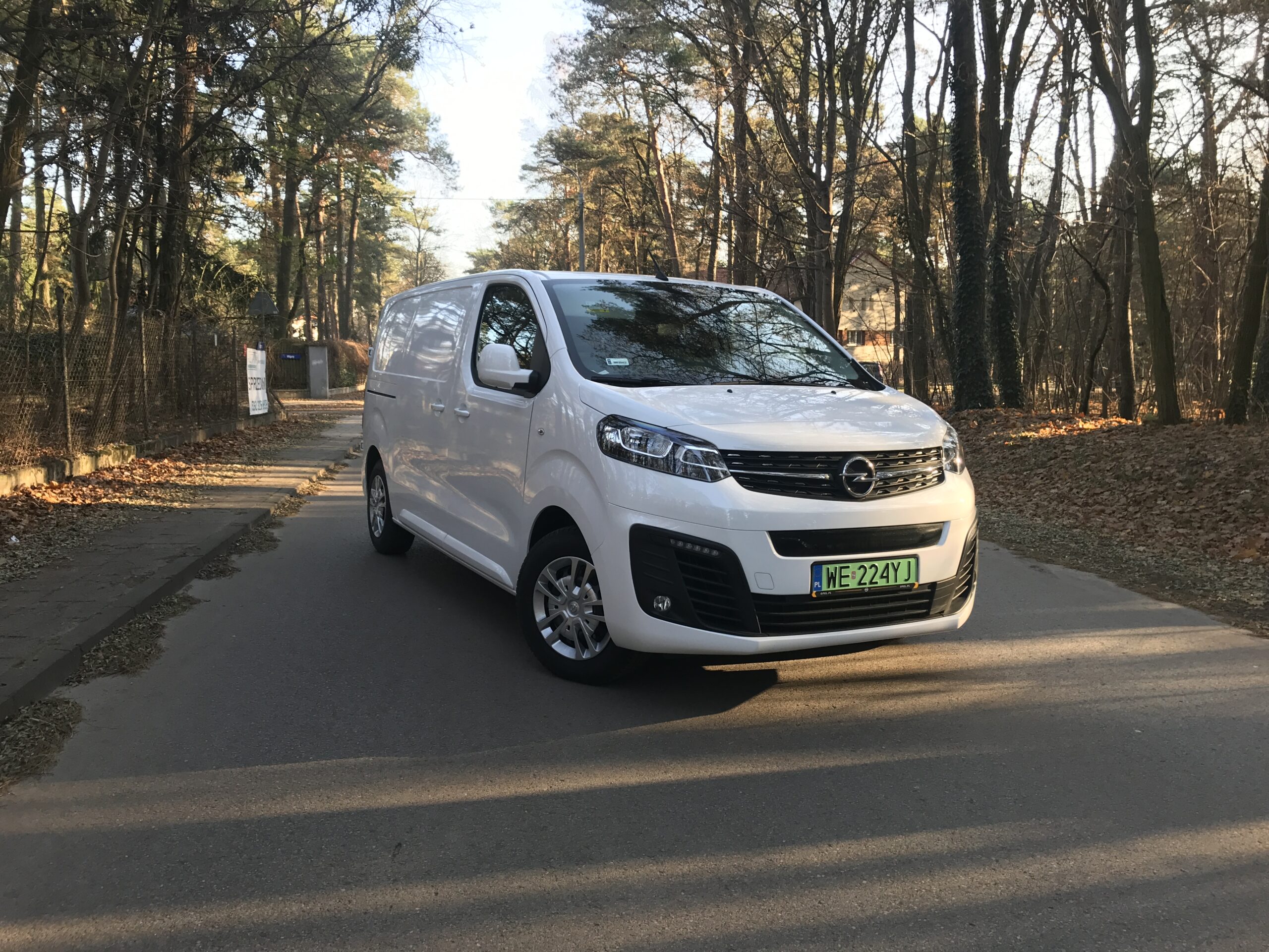 Nowy Opel Vivaro e juÅ¼ w sprzedaÅ¼y w Polsce. Wiemy, ile kosztuje ten bezemisyjny furgon!