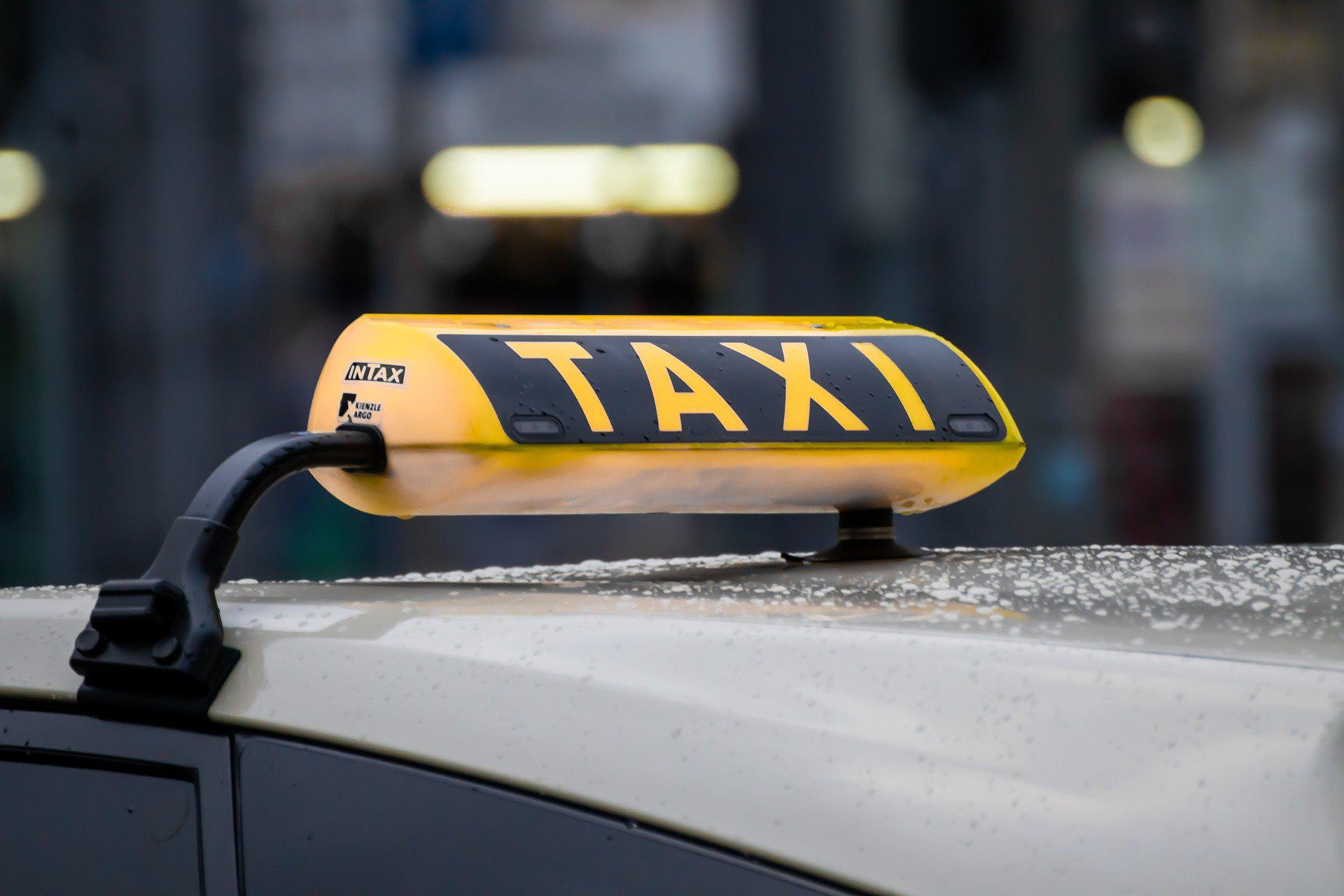 Dopłaty do elektryków najbardziej zainteresują taksówkarzy? Eksperci z branży komentują