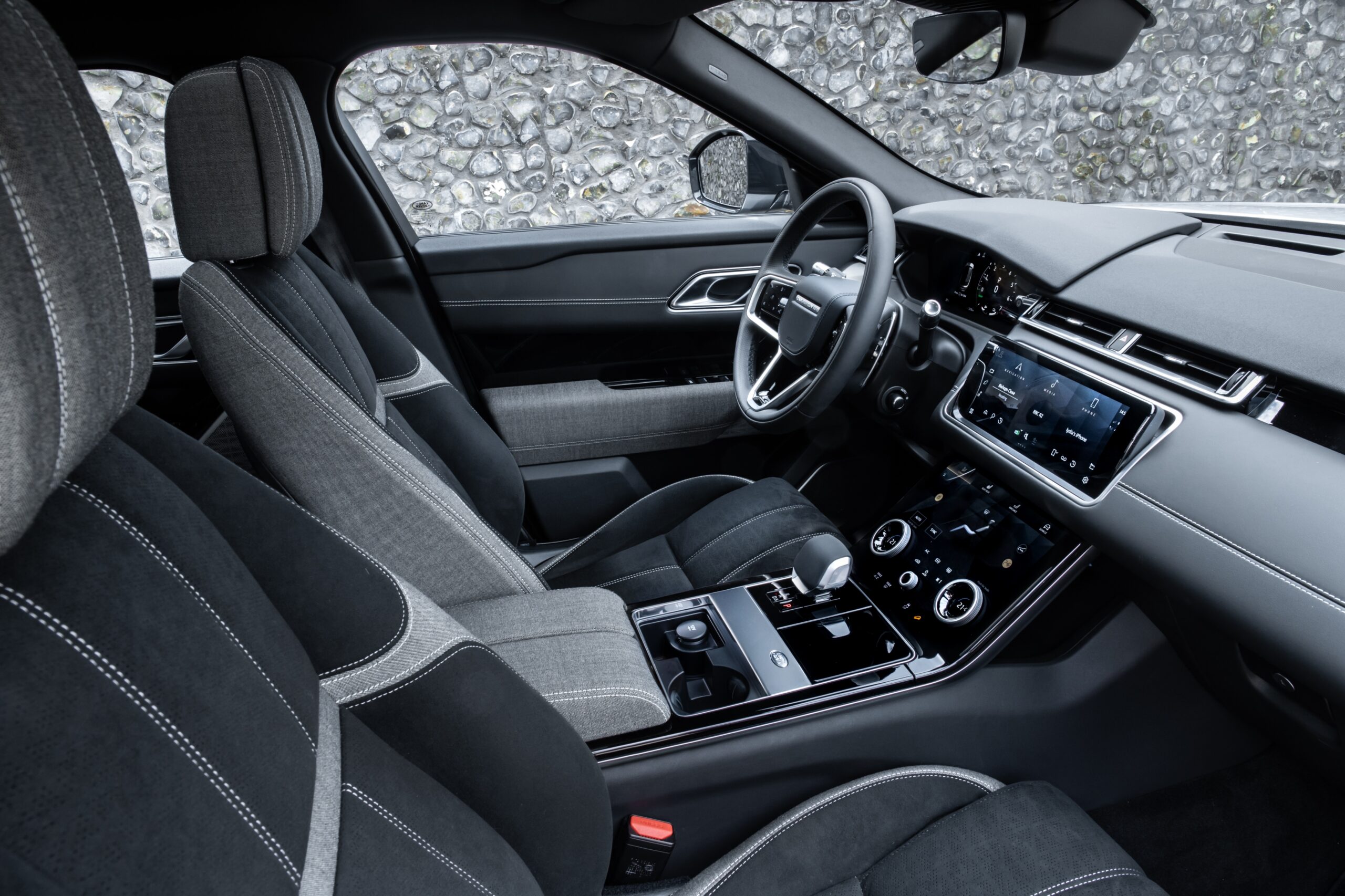 Jaguar Land Rover bÄdzie wykorzystywaÄ plastikowe odpady we wnÄtrzach samochodÃ³w nowej generacji