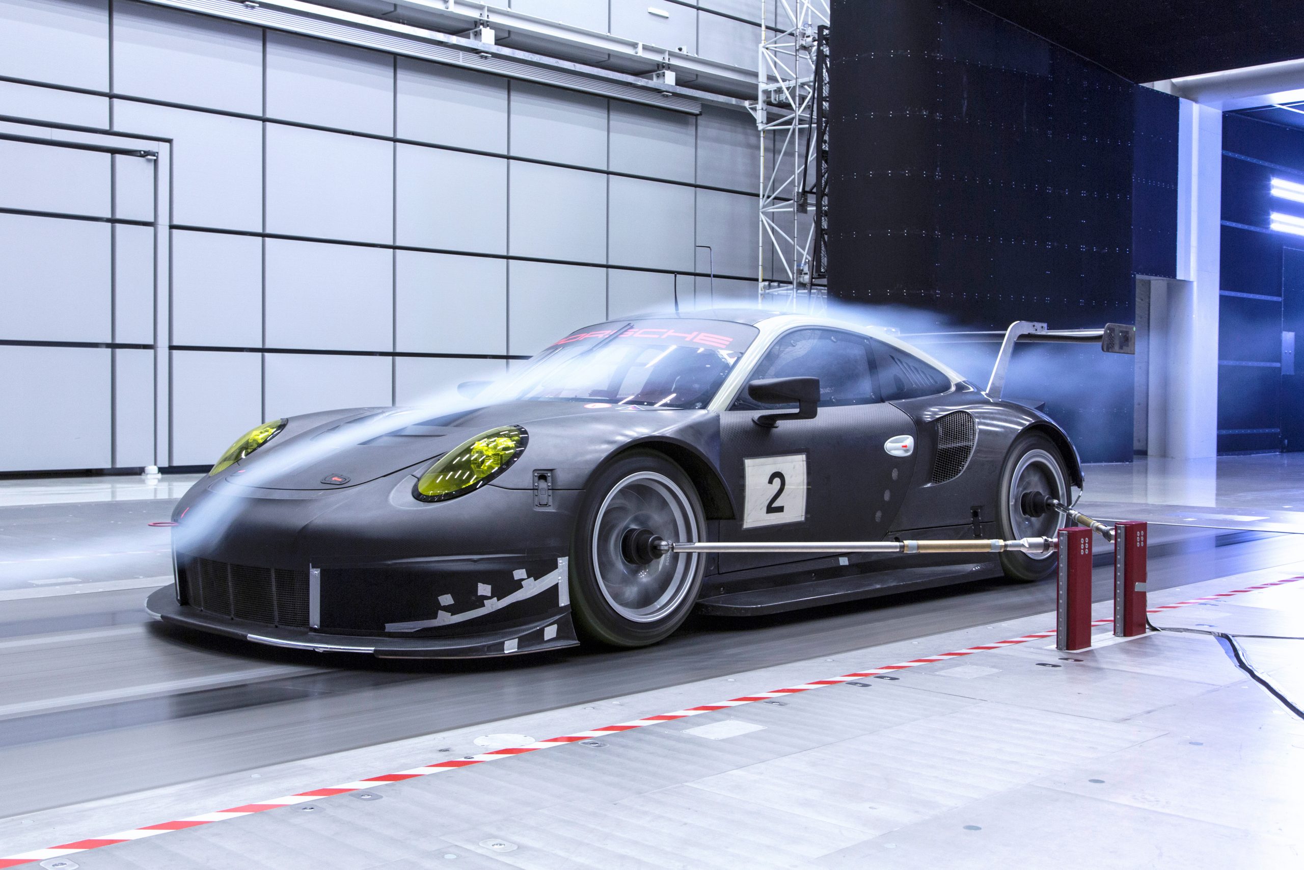 Wszechstronne Porsche 911 RSR ostatni fabryczny występ w