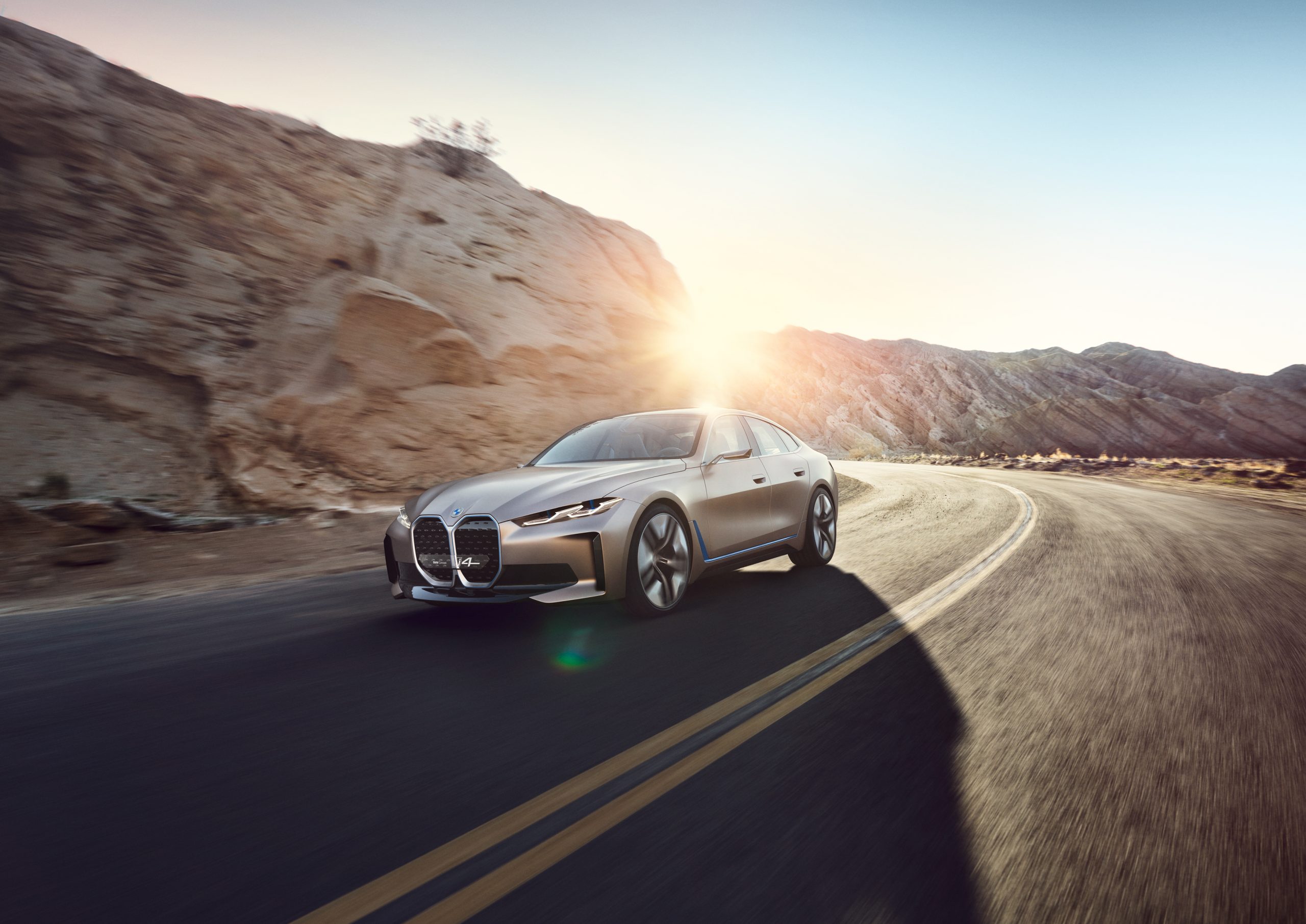 BMW Concept i4 - tak brzmi napÄd elektryczny przyszÅoÅci!