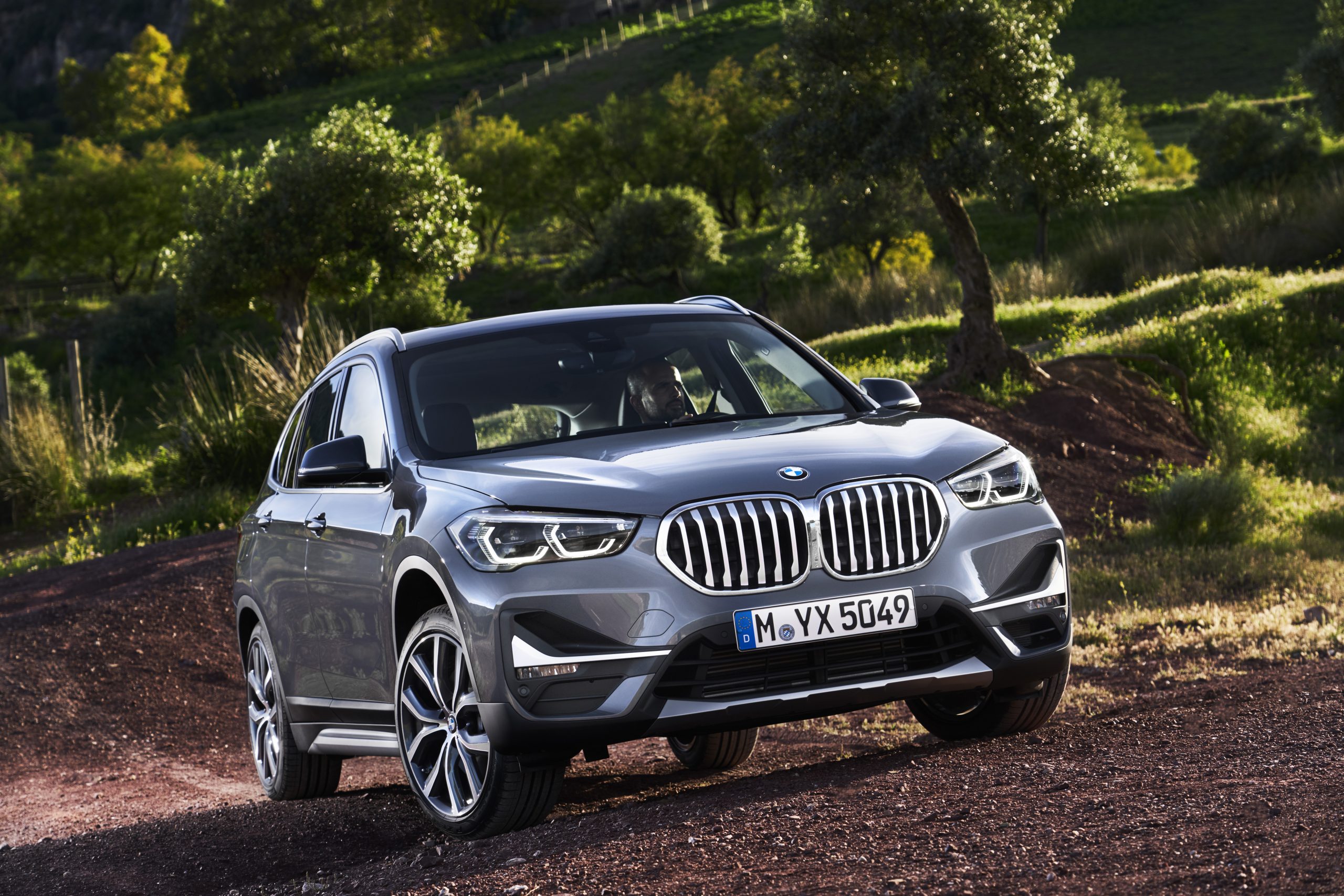 BMW X1 z nowym napędem na cztery koła i mocniejszym