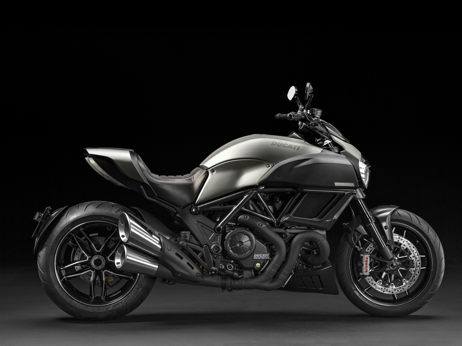 Ducati Diavel Titanium Tytanowy diabeł Motocaina.pl