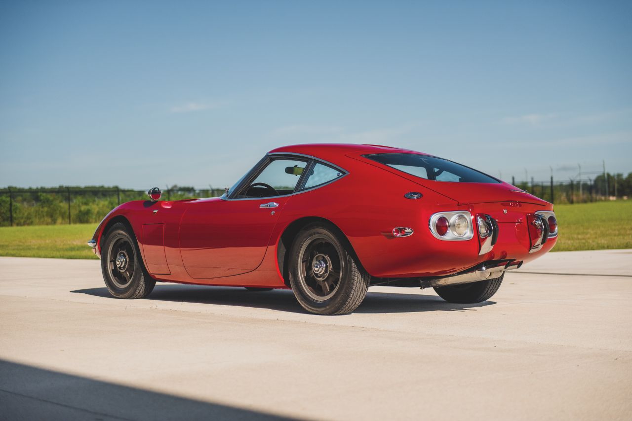 Piękna, sportowa Toyota 2000GT z 1967 roku wystawiona na