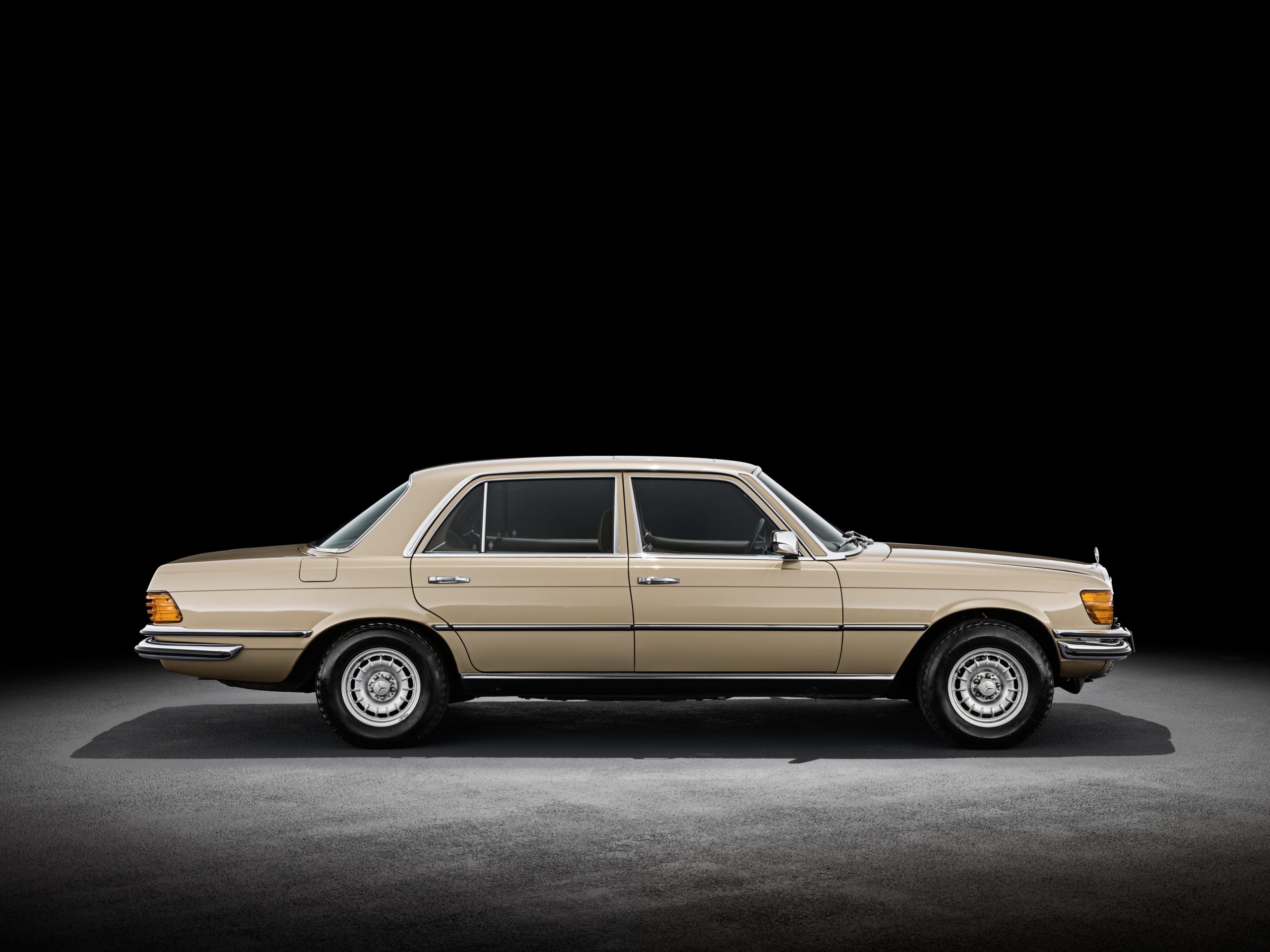Mercedes-Benz 450 SEL 6.9 - ten ceniony klasyk ma juÅ¼ 45 lat!