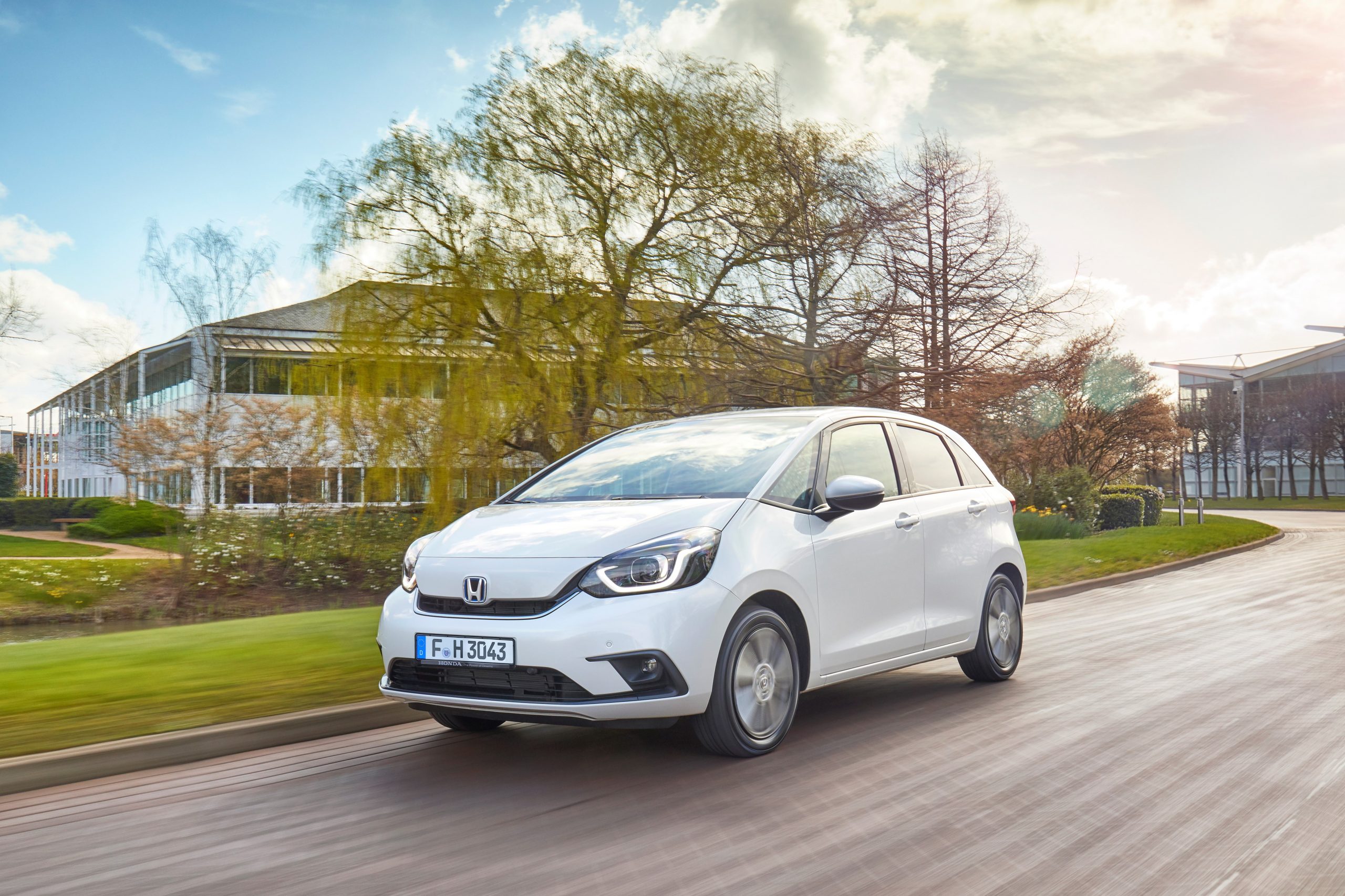 Nowa Honda Jazz zaprezentowana. BÄdzie wyposaÅ¼ona w centralnÄ poduszkÄ powietrznÄ