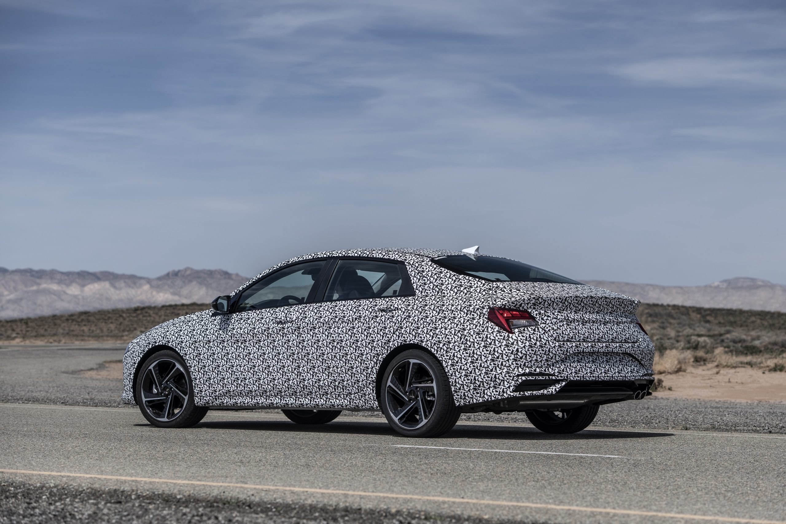 Hyundai Elantra N Line - zobaczcie jak siÄ prezentuje na pierwszych zdjÄciach