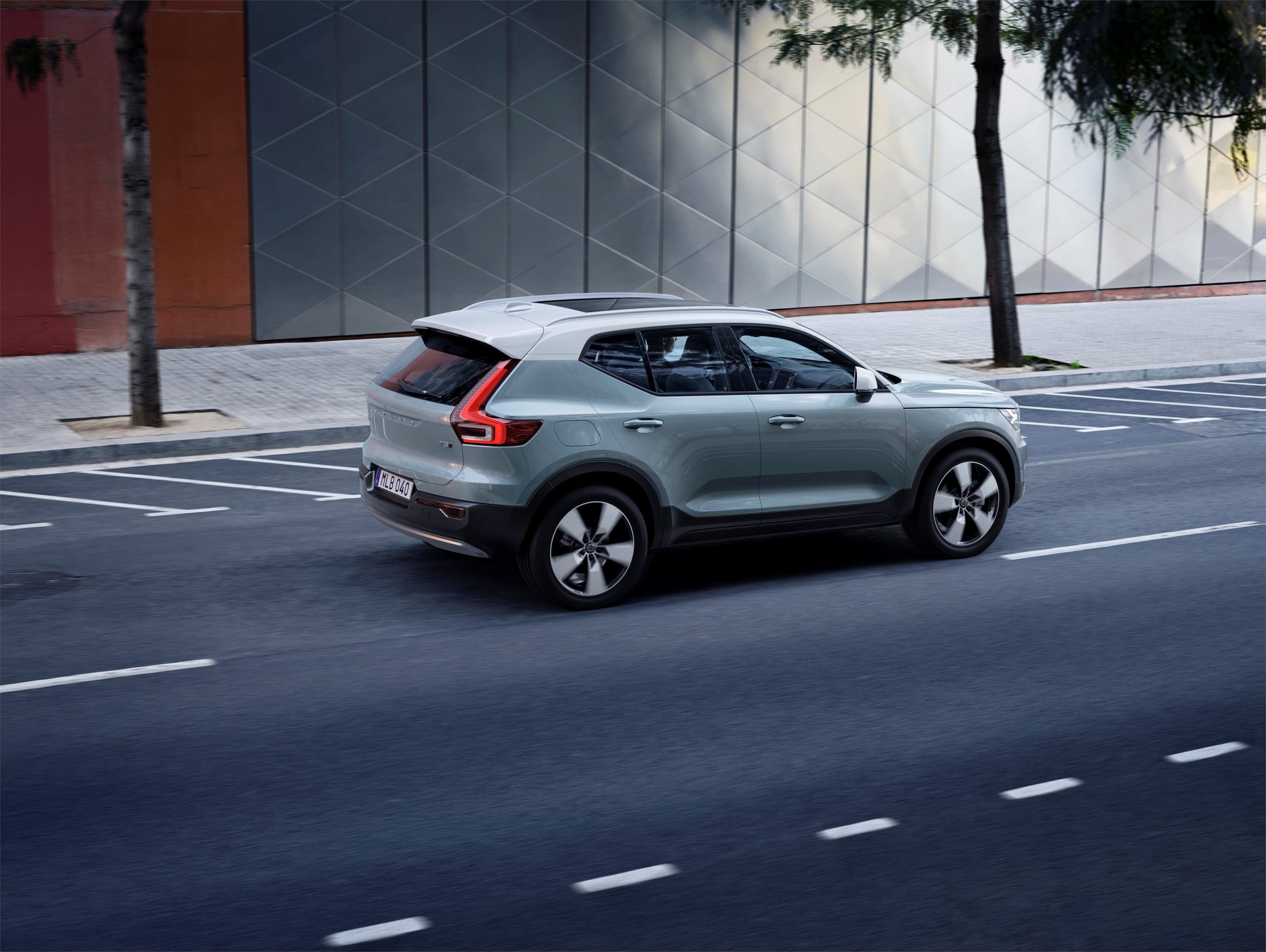 Nowe Volvo XC40 ceny w Polsce Motocaina.pl