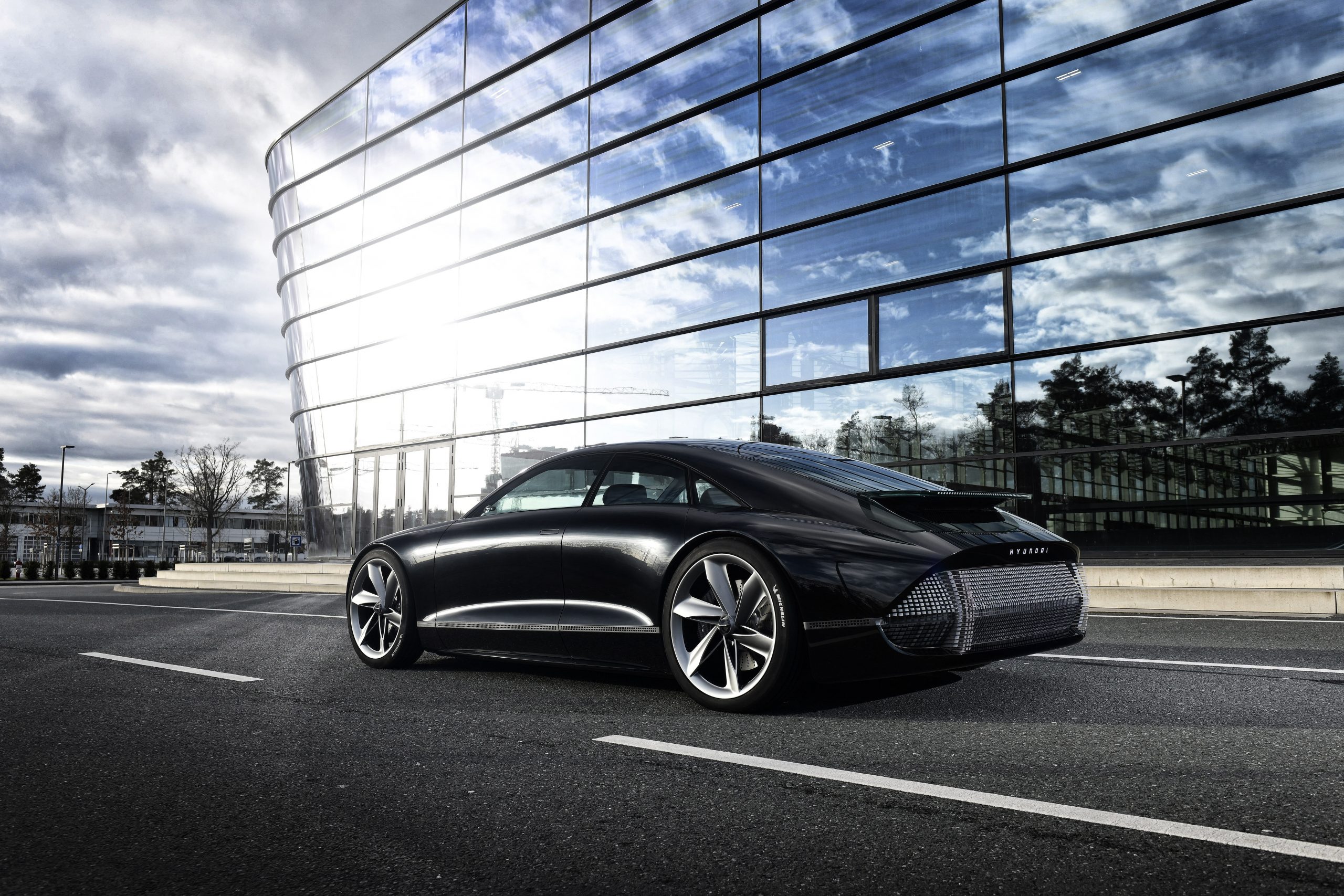 Hyundai ujawniÅ wiÄcej szczegÃ³ÅÃ³w elektrycznego konceptu Prophecy