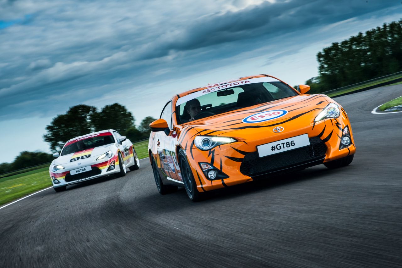 Toyota GT86 z papieru? ZrÃ³b to sam w domu!
