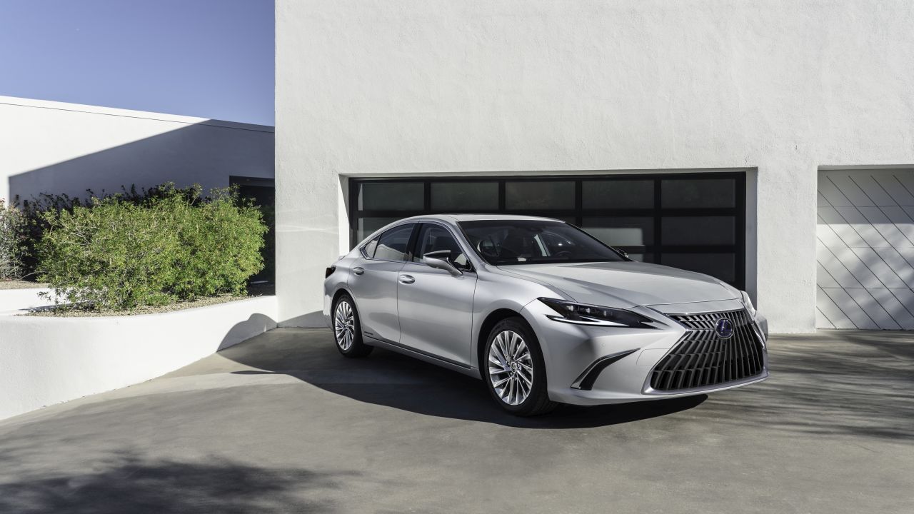 Lexus ES zaprezentowany. Hybryda czwartej generacji i caÅkiem nowa stylistyka