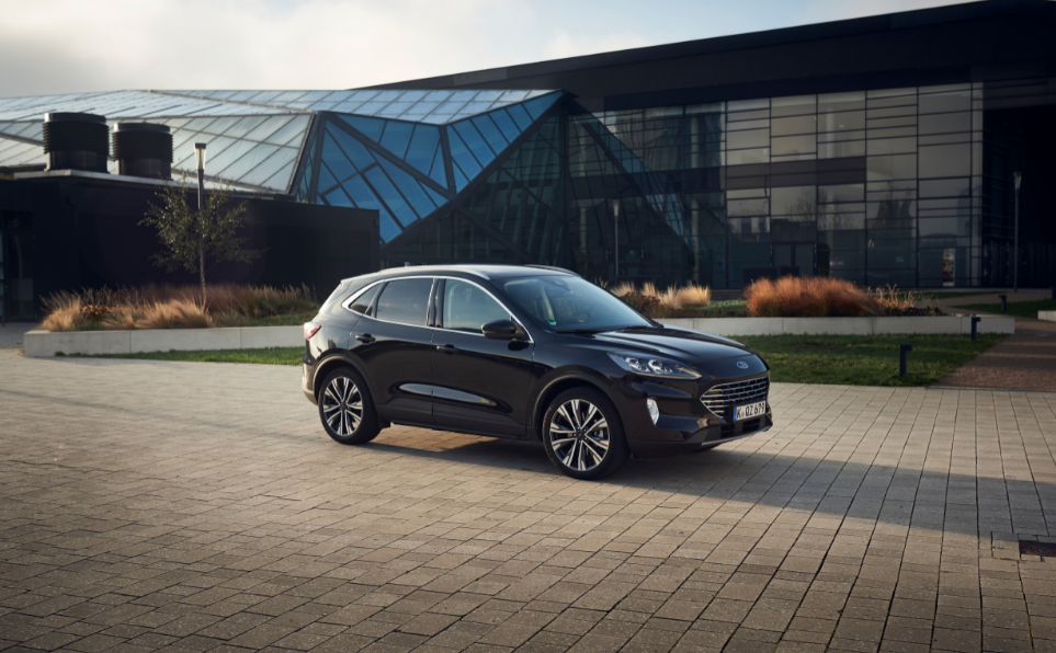 Ford Kuga oferuje trzy typy ukÅadÃ³w hybrydowych. Co warto o nich wiedzieÄ?