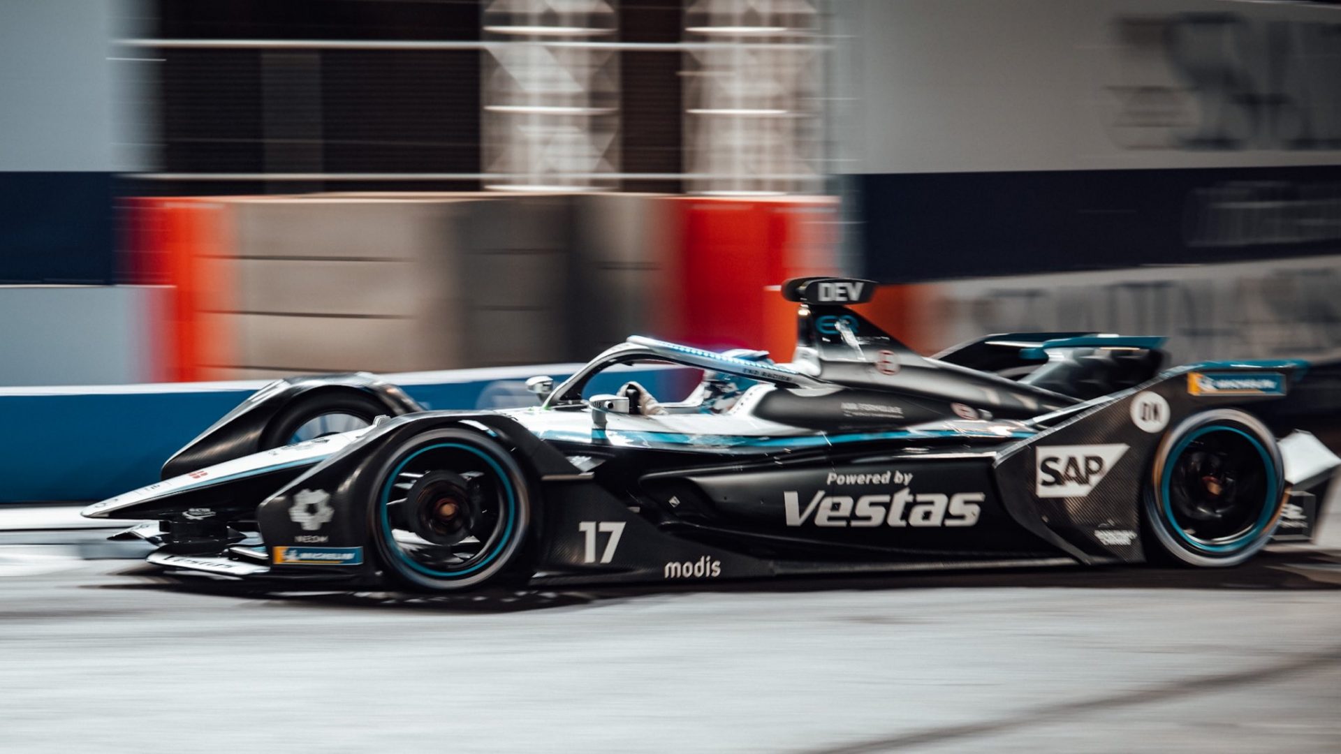 Ad-Dirjja E-Prix: Nyck de Vries wygrywa pierwszy nocny wyÅcig w historii FormuÅy E
