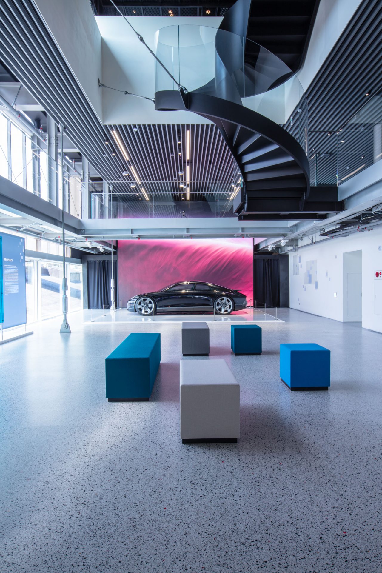 Hyundai Motorstudio Busan - przestrzeÅ dla artystÃ³w i... miÅoÅnikÃ³w futurystycznej elektromobilnoÅci