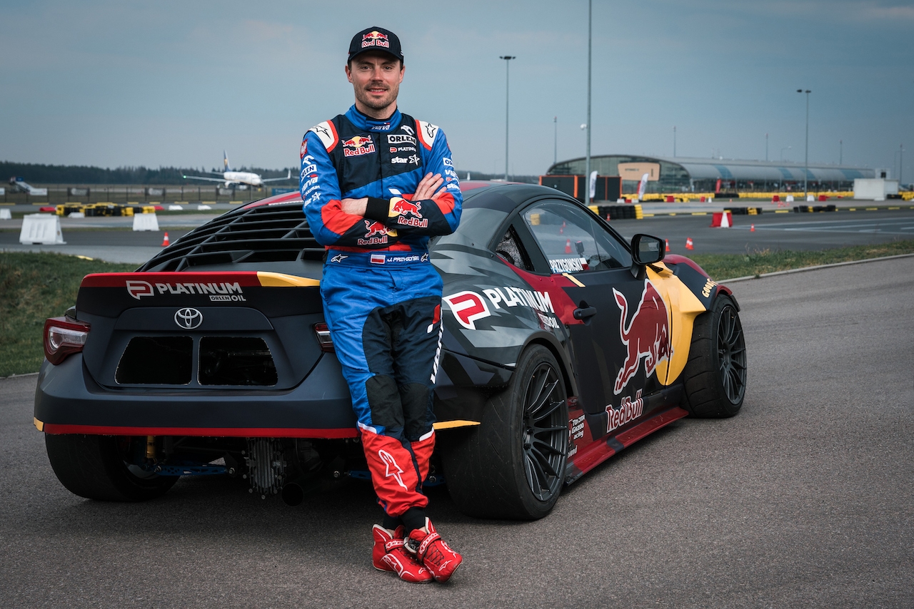 Kuba PrzygoÅski pokazaÅ nowÄ odsÅonÄ swojej Toyoty GT86 do driftu. 900 KM pod jednÄ maskÄ!