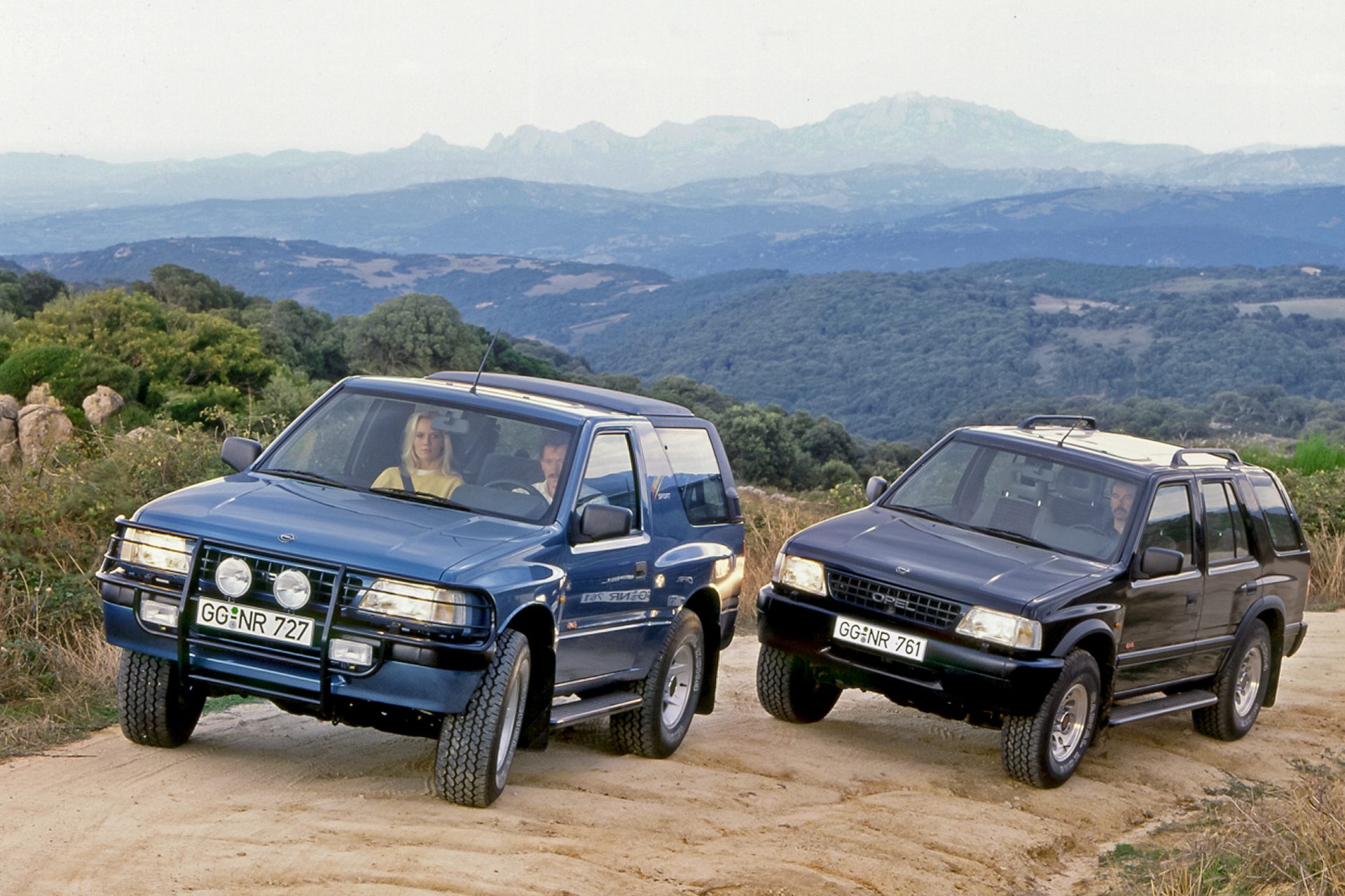Opel Frontera ma juÅ¼ 30 lat. To pierwszy, rekreacyjny samochÃ³d z napÄdem na wszystkie koÅa