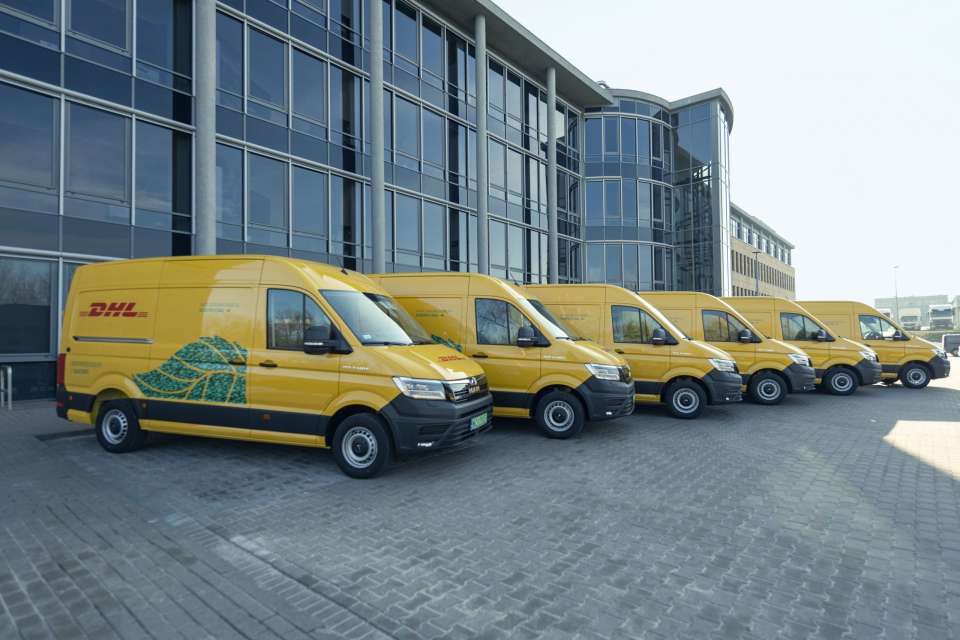 JuÅ¼ niedÅugo kurier dostarczy Ci przesyÅkÄ w elektrycznym samochodzie dostawczym!